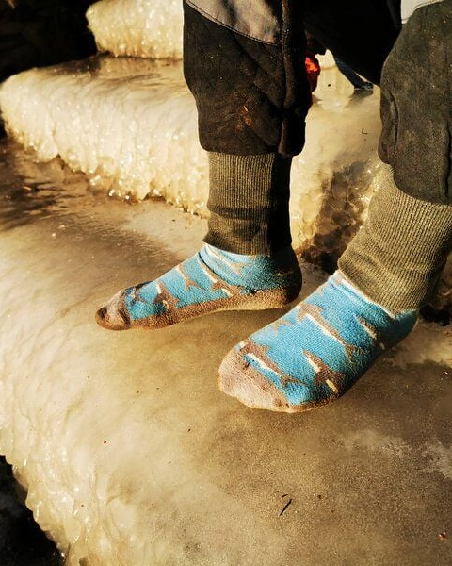 Fräulein Prusselise Hai Socken blau, bunt gemustert – Ansicht 3