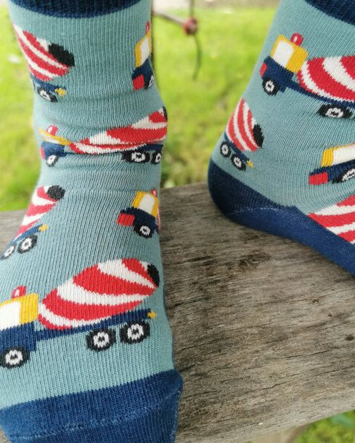 Fräulein Prusselise Betonmischer Socken blau rot bunt – Ansicht 3