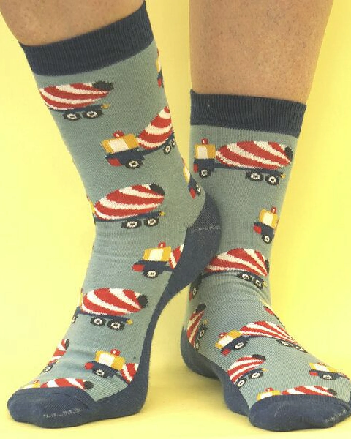 Fräulein Prusselise Betonmischer Socken blau rot bunt – Ansicht 2