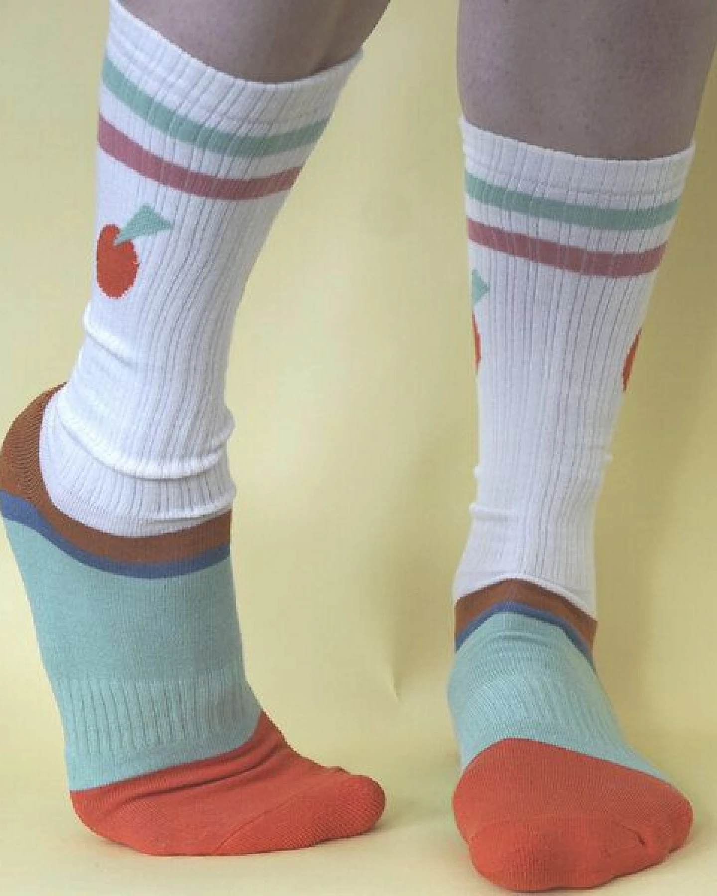 Fräulein Prusselise Sportsocke Apfel Tennissocke bunt und cool für Damen Herren und Kinder, bunt gemustert – Ansicht 2