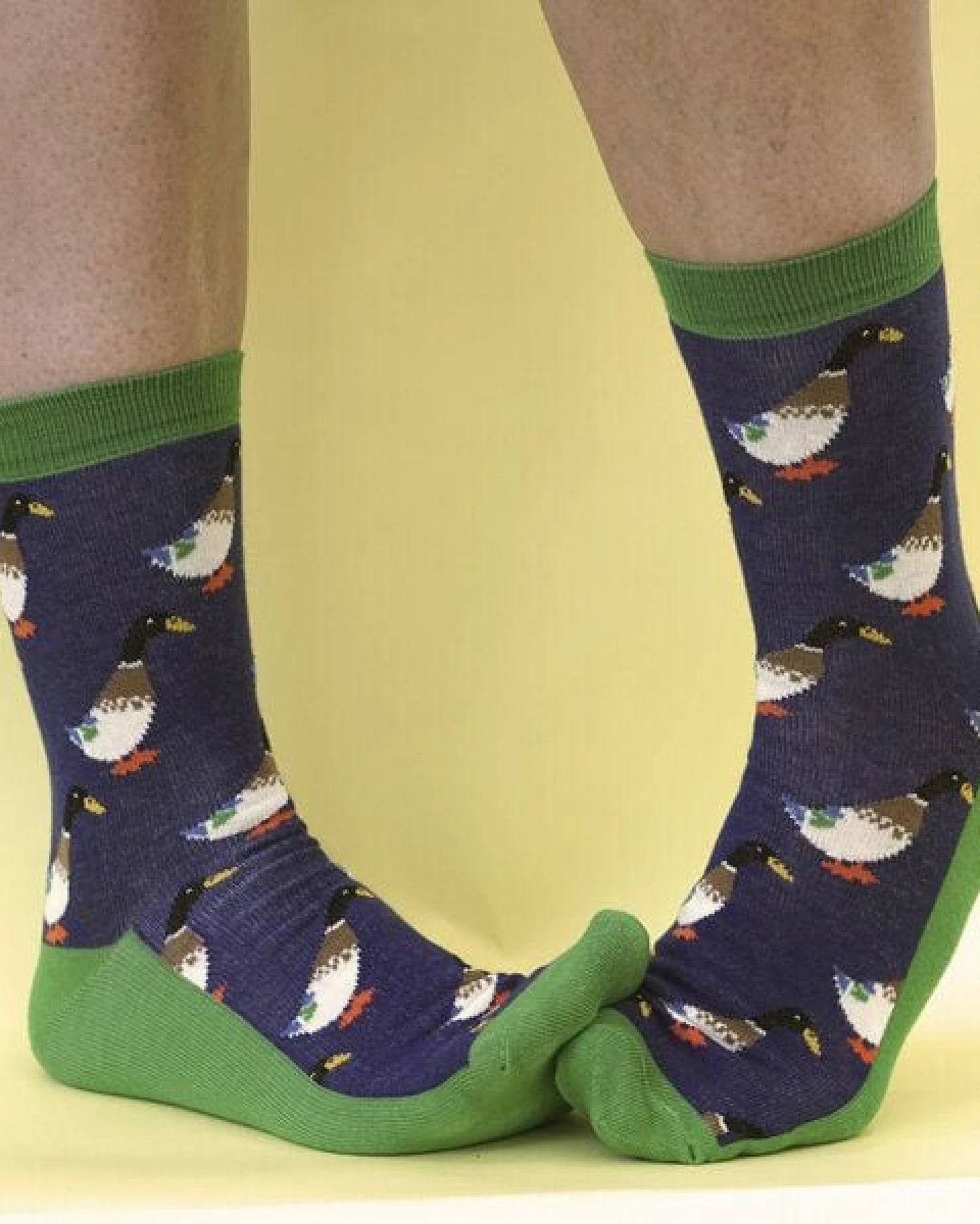 Fräulein Prusselise Ente Socken blau grün bunt gemustert – Ansicht 2