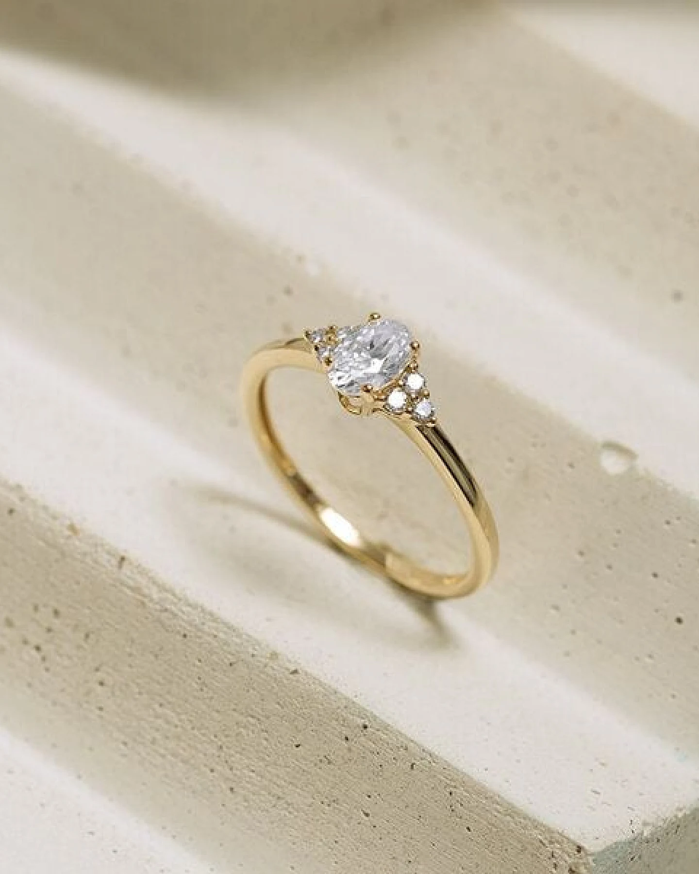 Eppi Verlobungsring mit Moissaniten und Lab Grown Diamanten Sheldo – Ansicht 2