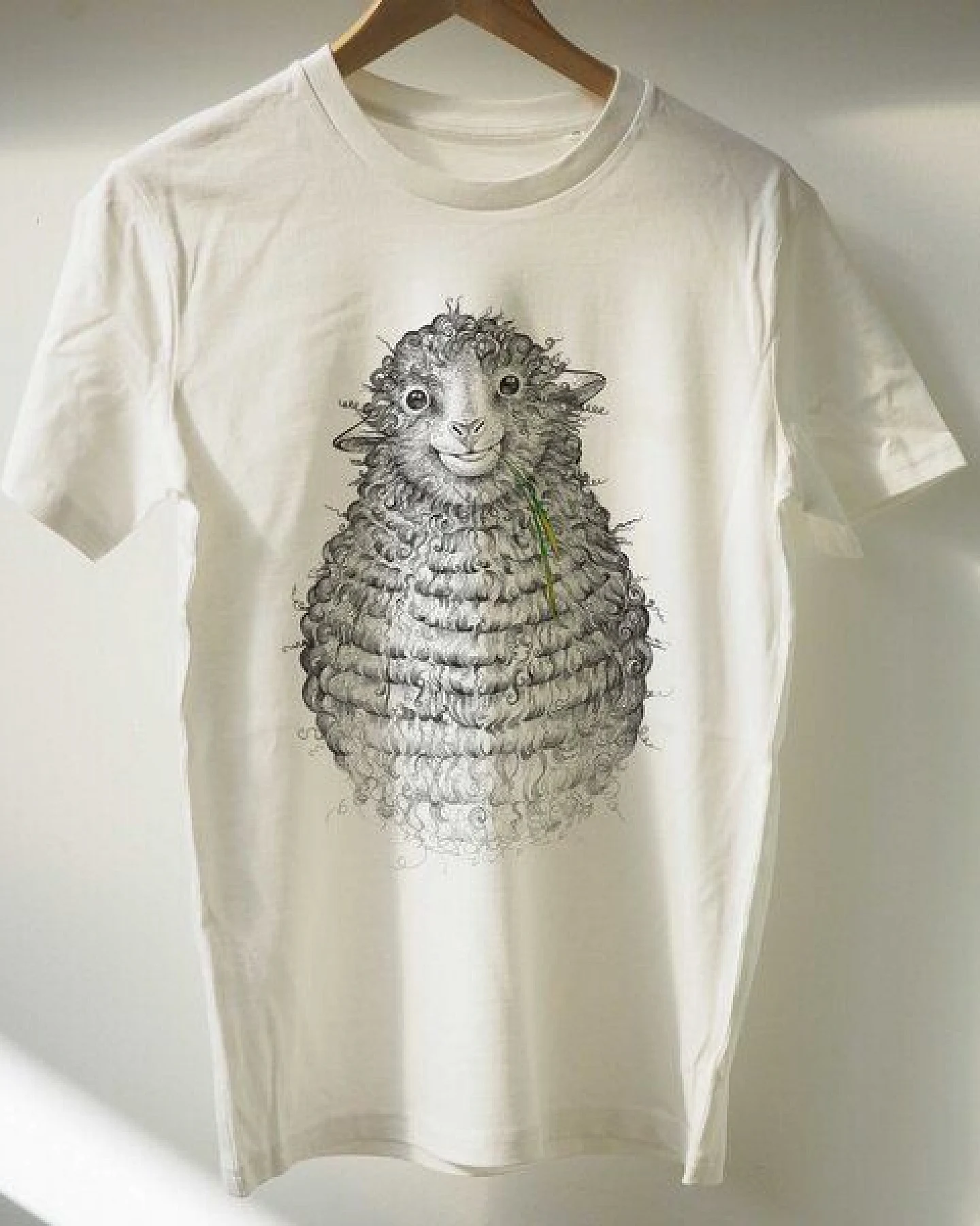 LIGARTI T-Shirt – Wollfried – Ansicht 3