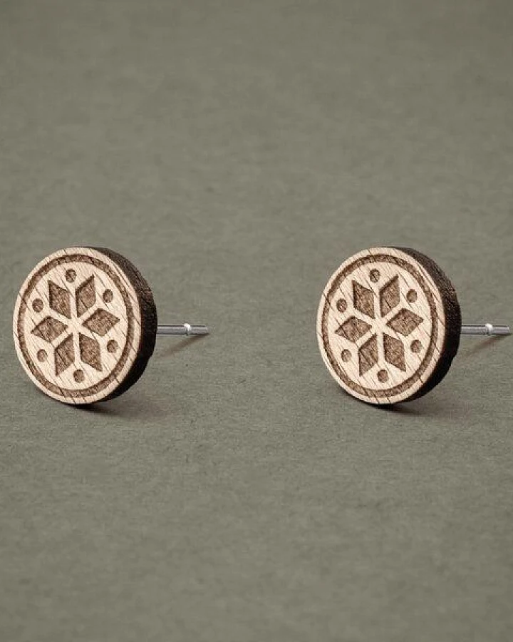 feinformart Ohrstecker / Ohrring aus Holz - geometrische Blume hell - 9mm
