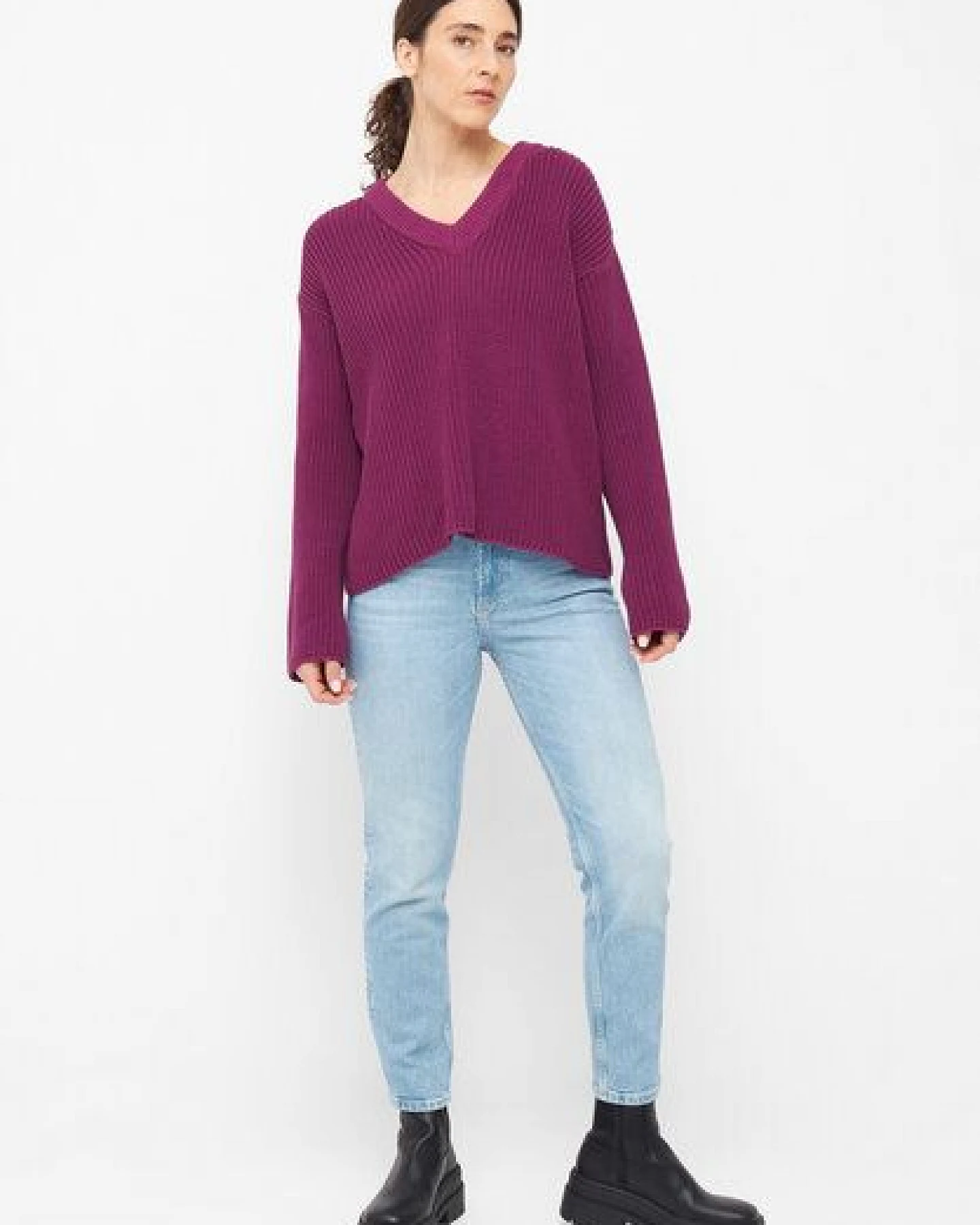 Givn Berlin Damen Strickpullover mit V-Ausschnitt aus Bio-Baumwolle - ELSA – Ansicht 2