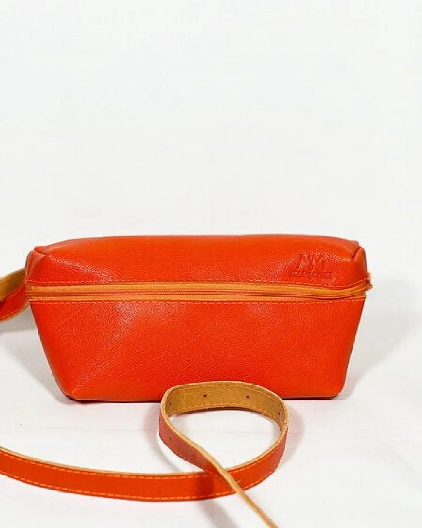 monday market Bauchtasche Luca aus pflanzlich gegerbtem Büffel-Leder – Ansicht 3