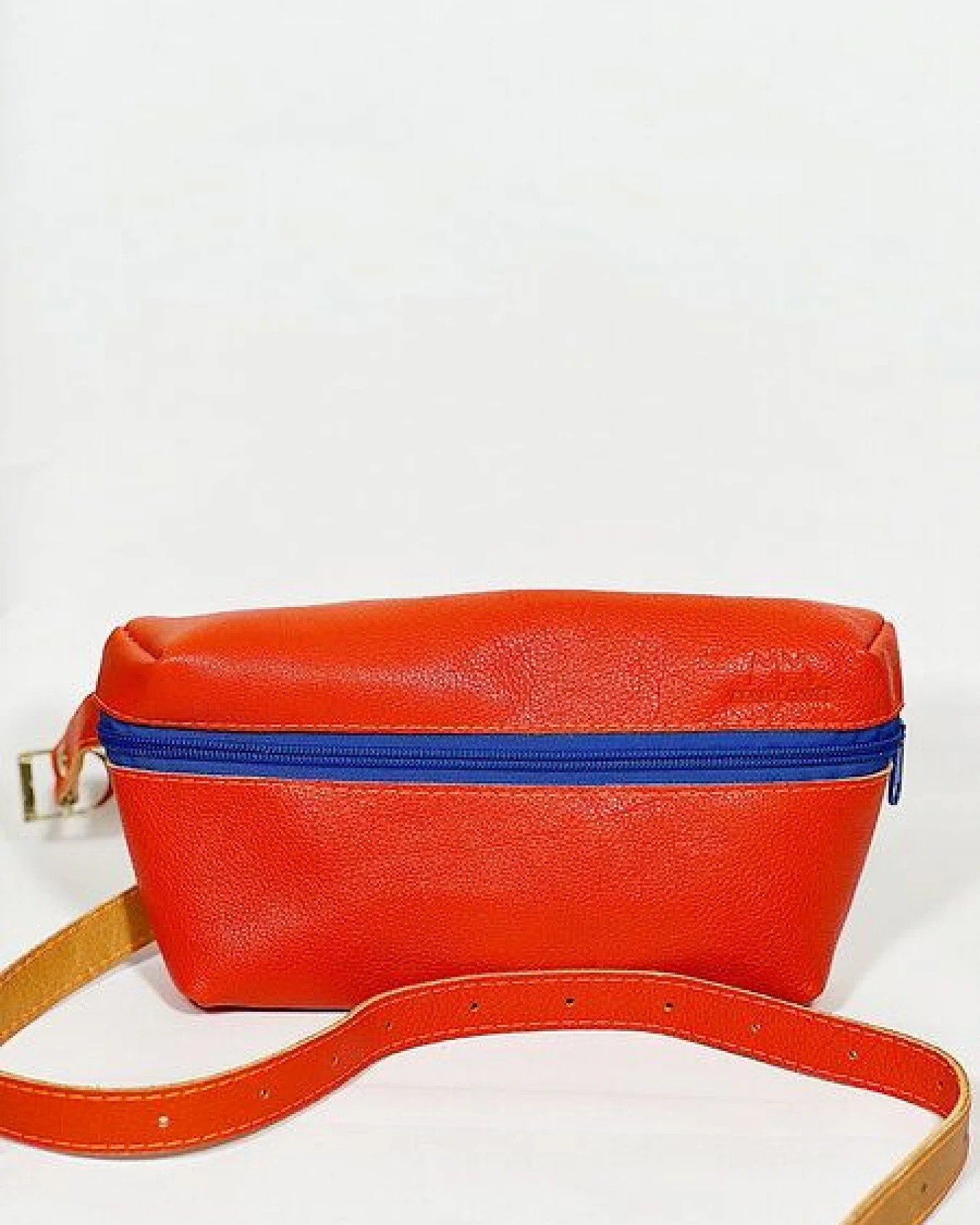 monday market Bauchtasche Luca aus pflanzlich gegerbtem Büffel-Leder – Ansicht 2