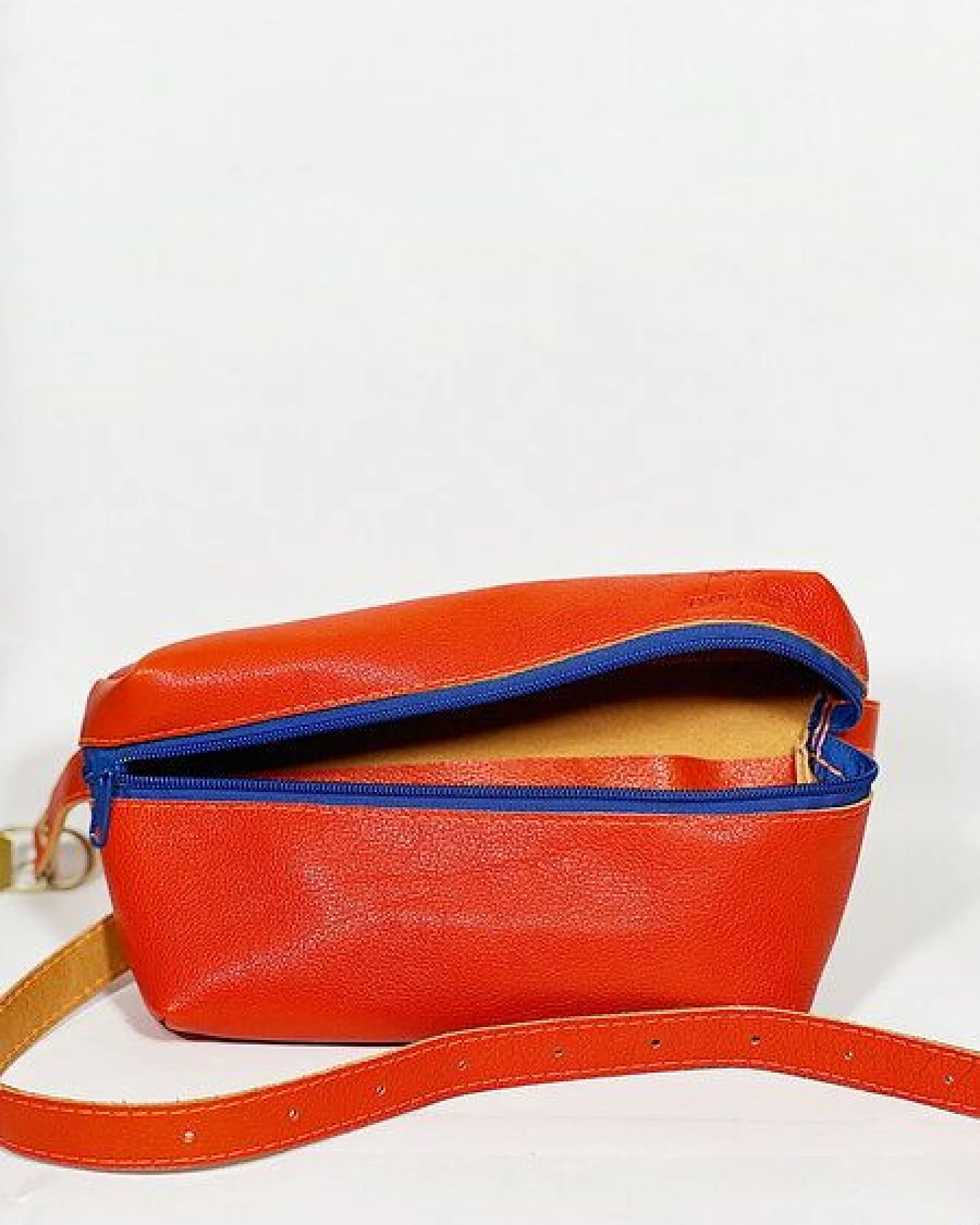 monday market Bauchtasche Luca aus pflanzlich gegerbtem Büffel-Leder – Ansicht 3
