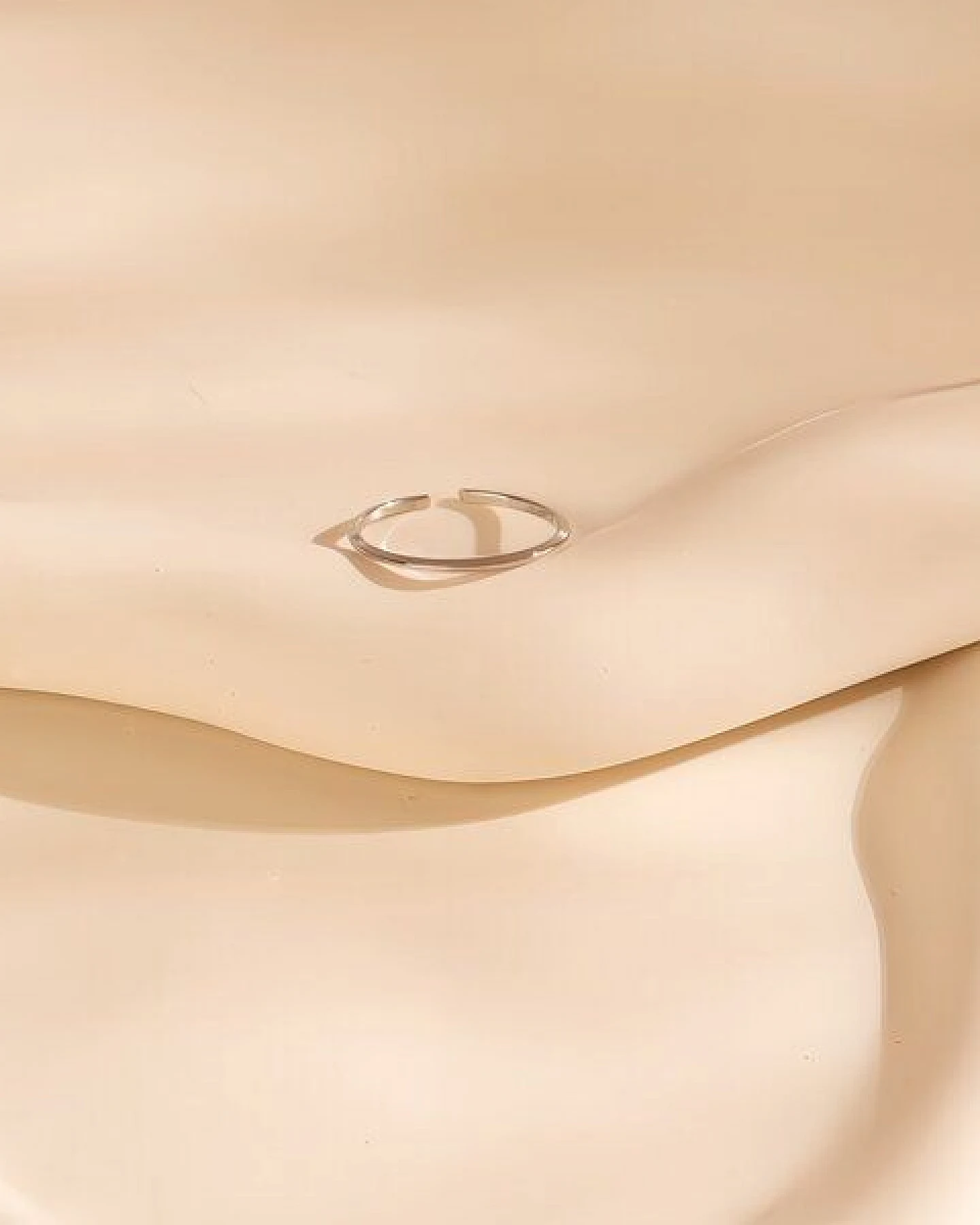 Größenverstellbarer Feiner Ring Schlicht & Schön 1,2mm schmal, Ø 17 - 19mm von Elektropulli – Ansicht 2