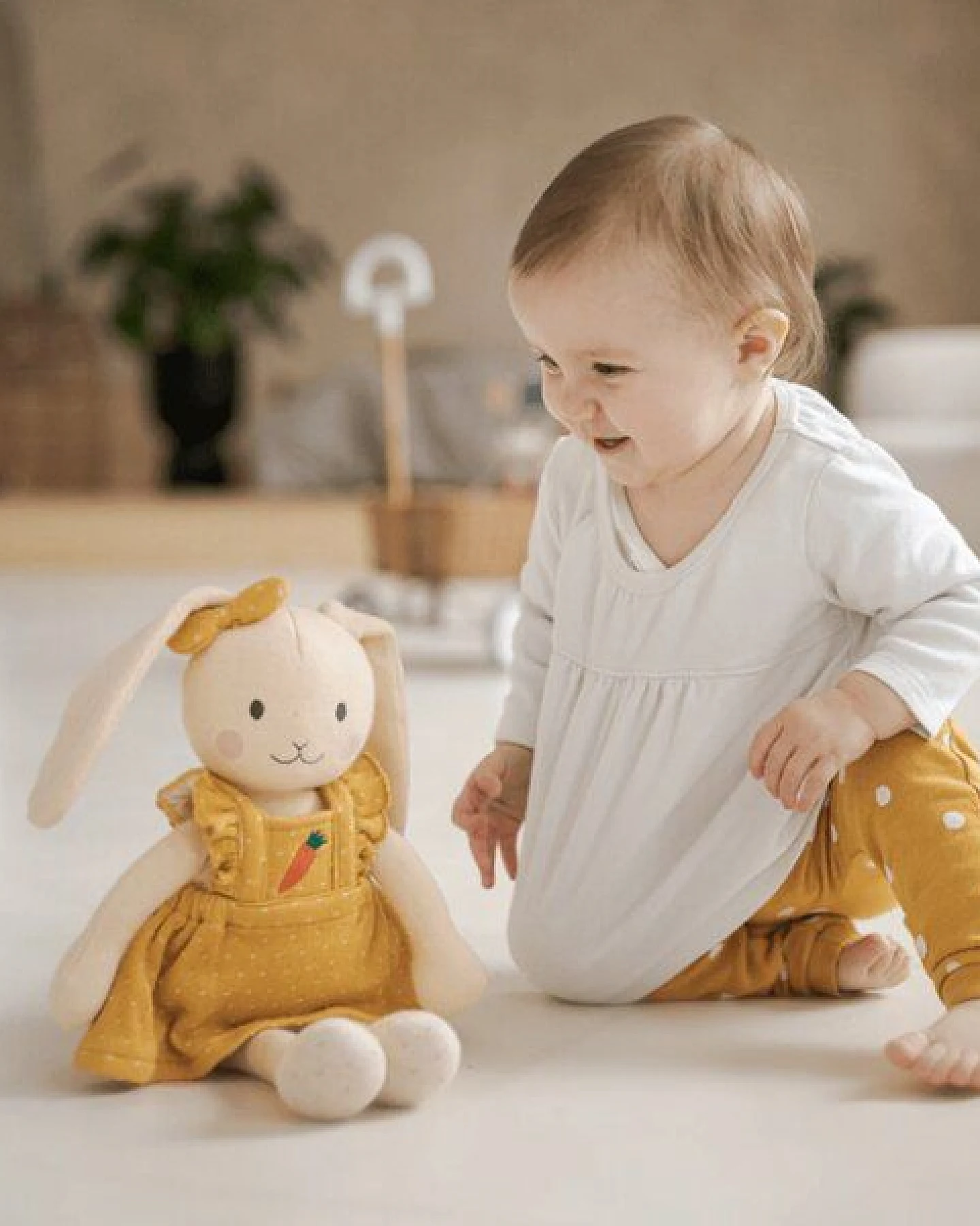 junikind Nachhaltiges Kuscheltier "Hase Hedi", Baumwolle (Bio), 40 cm – Ansicht 3