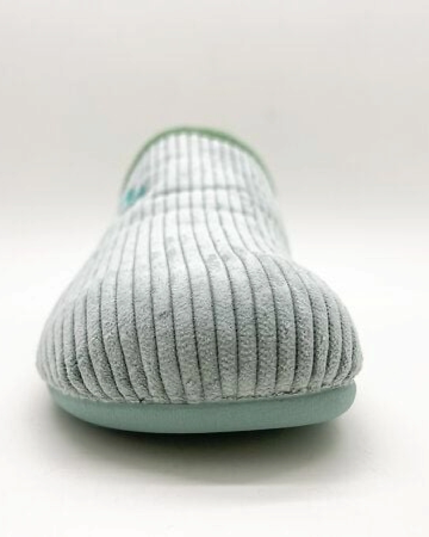 Veganer "thies ® Eco Cord Slipper" aus zertifiziertem recyceltem PES Cord – Ansicht 3