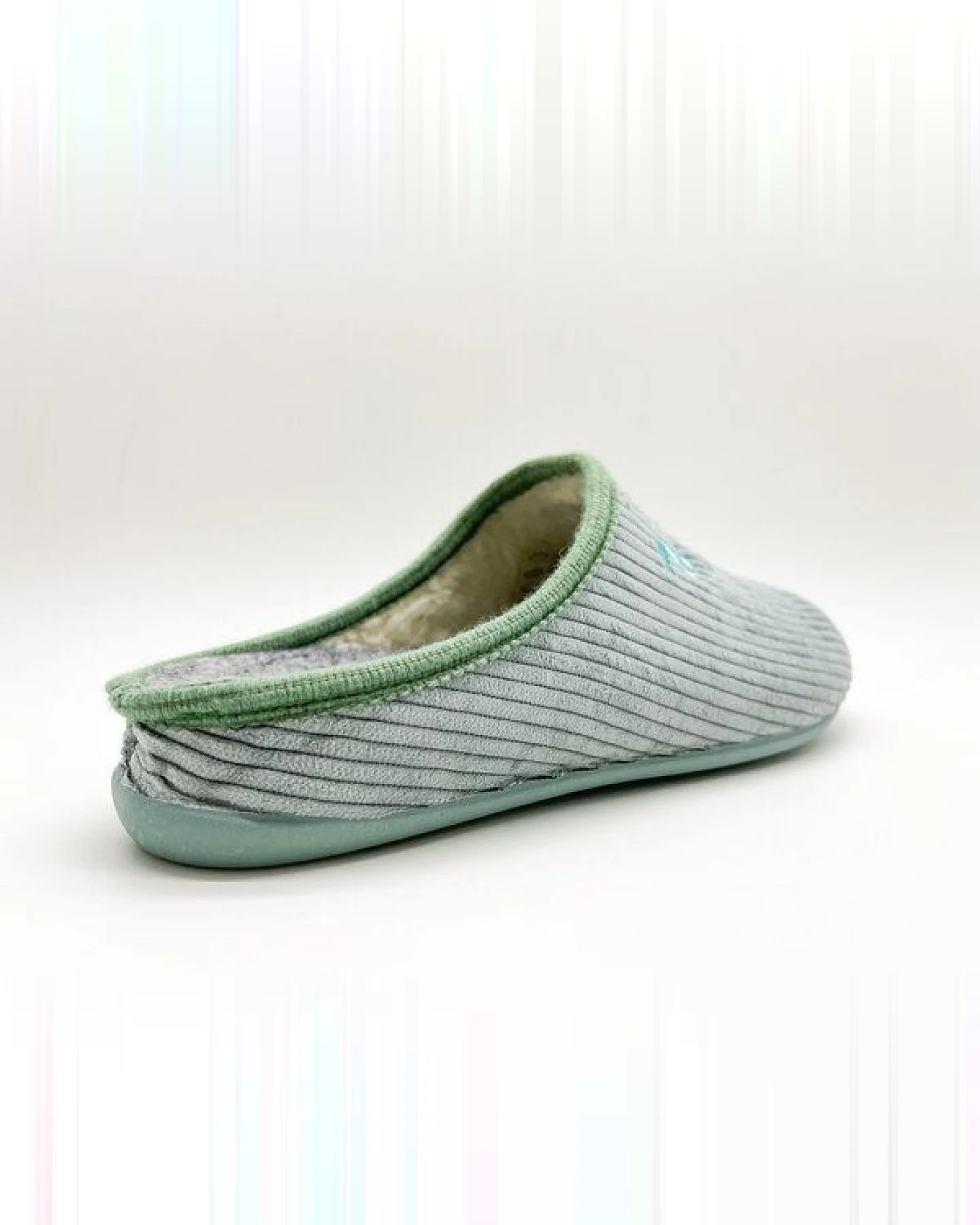 Veganer "thies ® Eco Cord Slipper" aus zertifiziertem recyceltem PES Cord – Ansicht 4