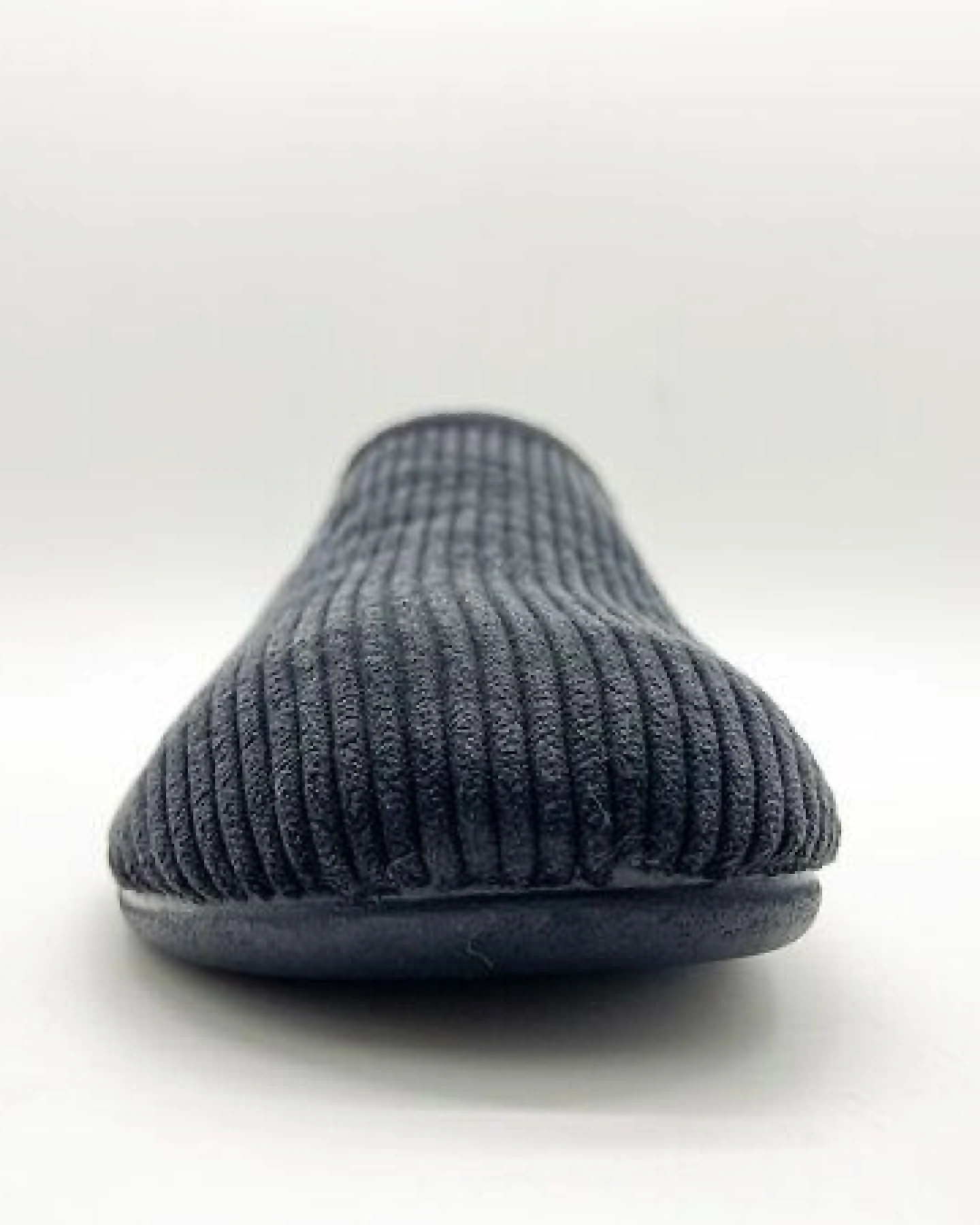 Veganer "thies ® Eco Cord Slipper" aus zertifiziertem recyceltem PES Cord – Ansicht 4