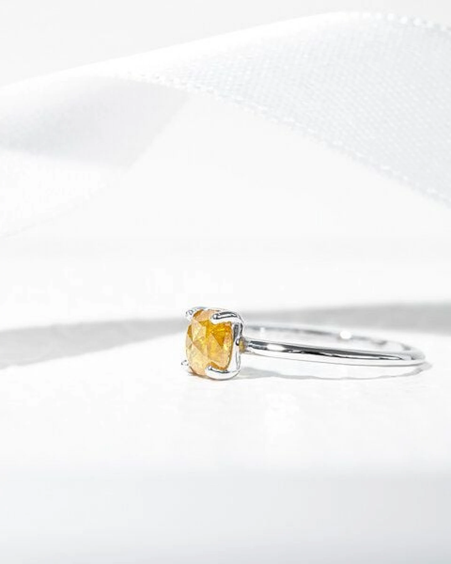 Eppi Goldener Ring mit Salt and Pepper Diamanten Reeva – Ansicht 2