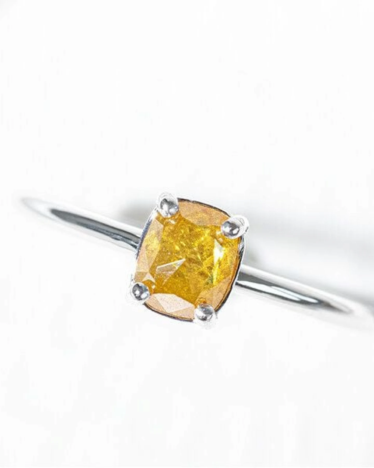 Eppi Goldener Ring mit Salt and Pepper Diamanten Reeva – Ansicht 3