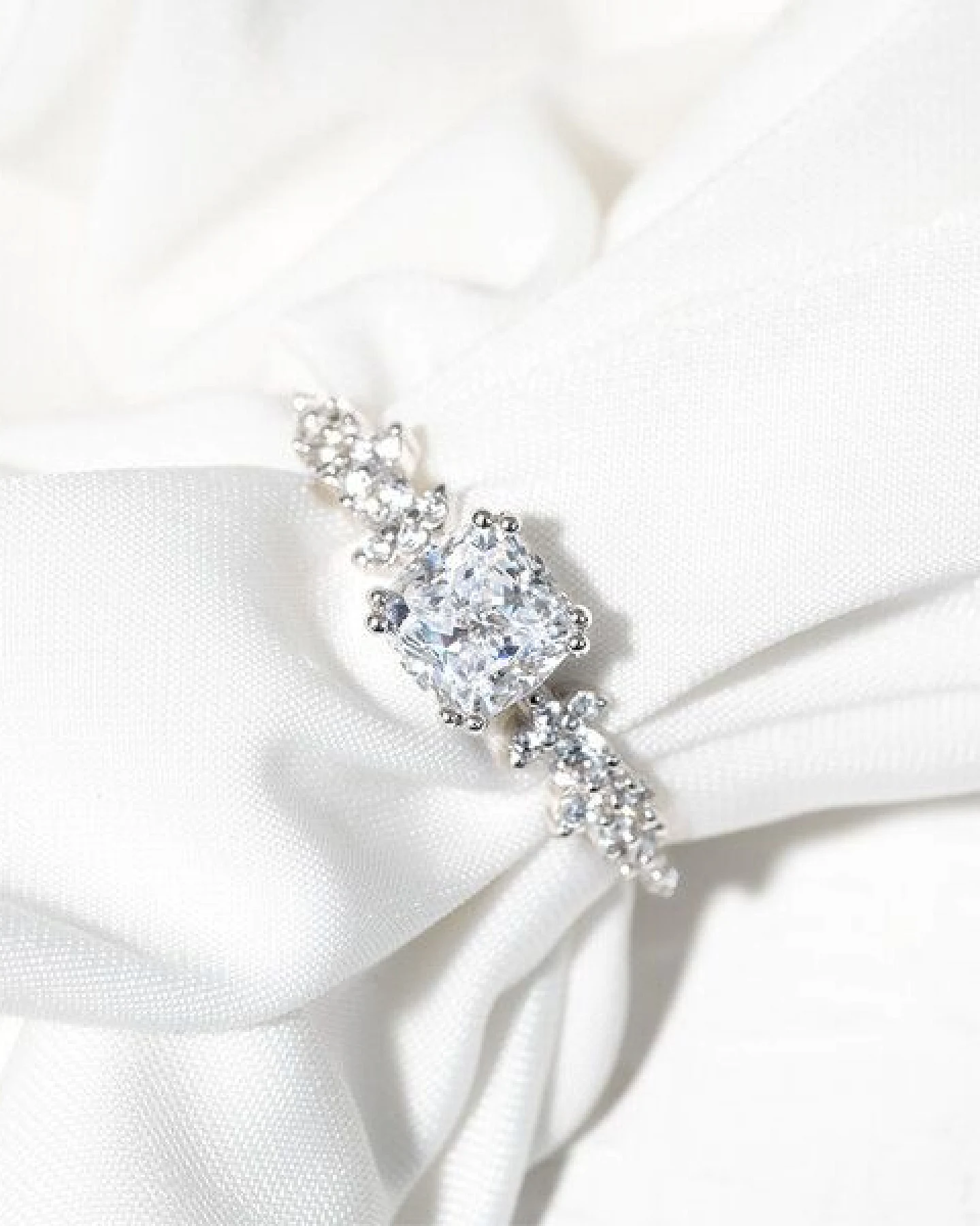 Eppi Verlobungsring mit Moissanit und Lab Grown Diamanten Alys – Ansicht 2