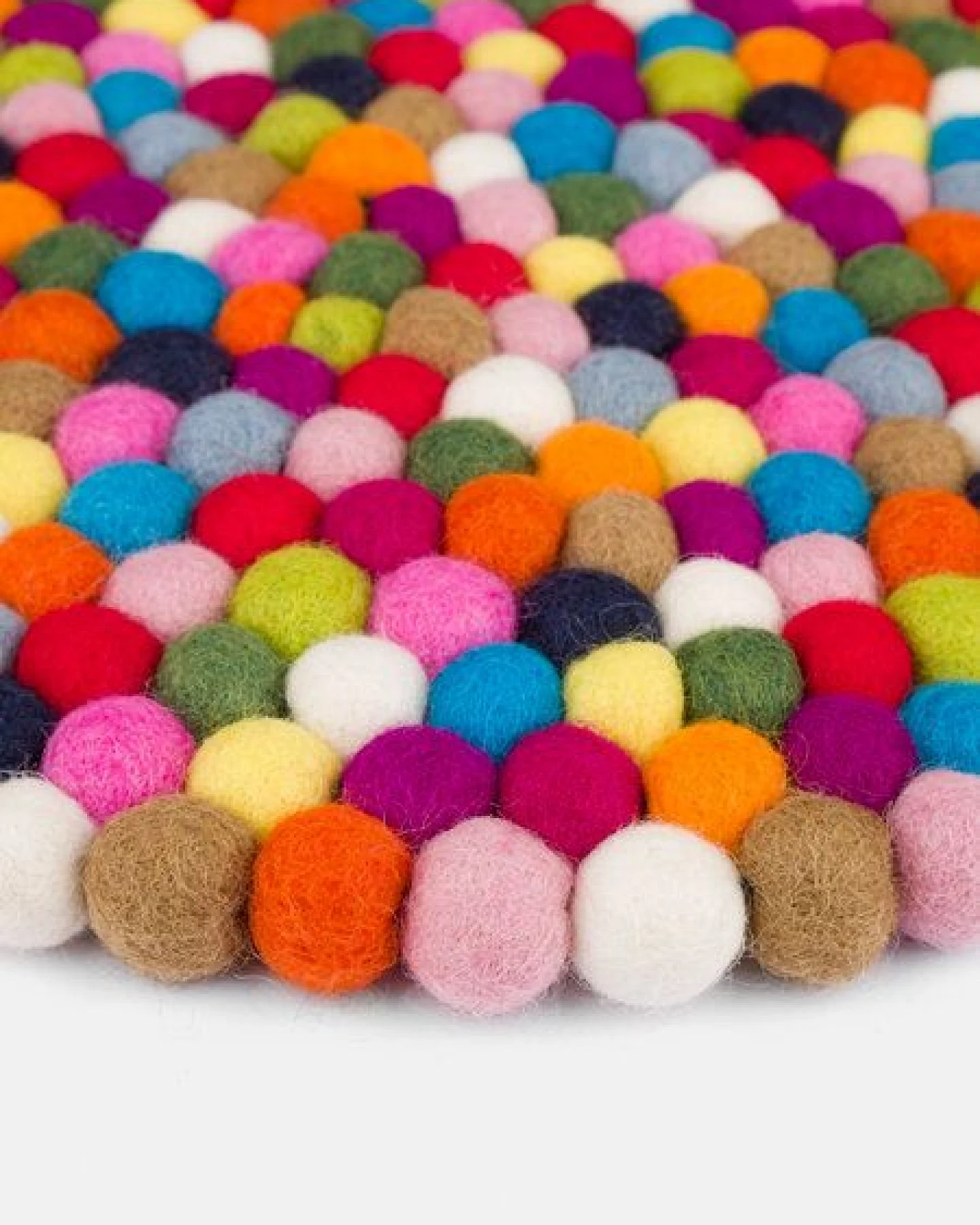 myfelt Filzkugel Sitzauflage (⌀ 36 cm, 36 x 36 cm) – Ansicht 3