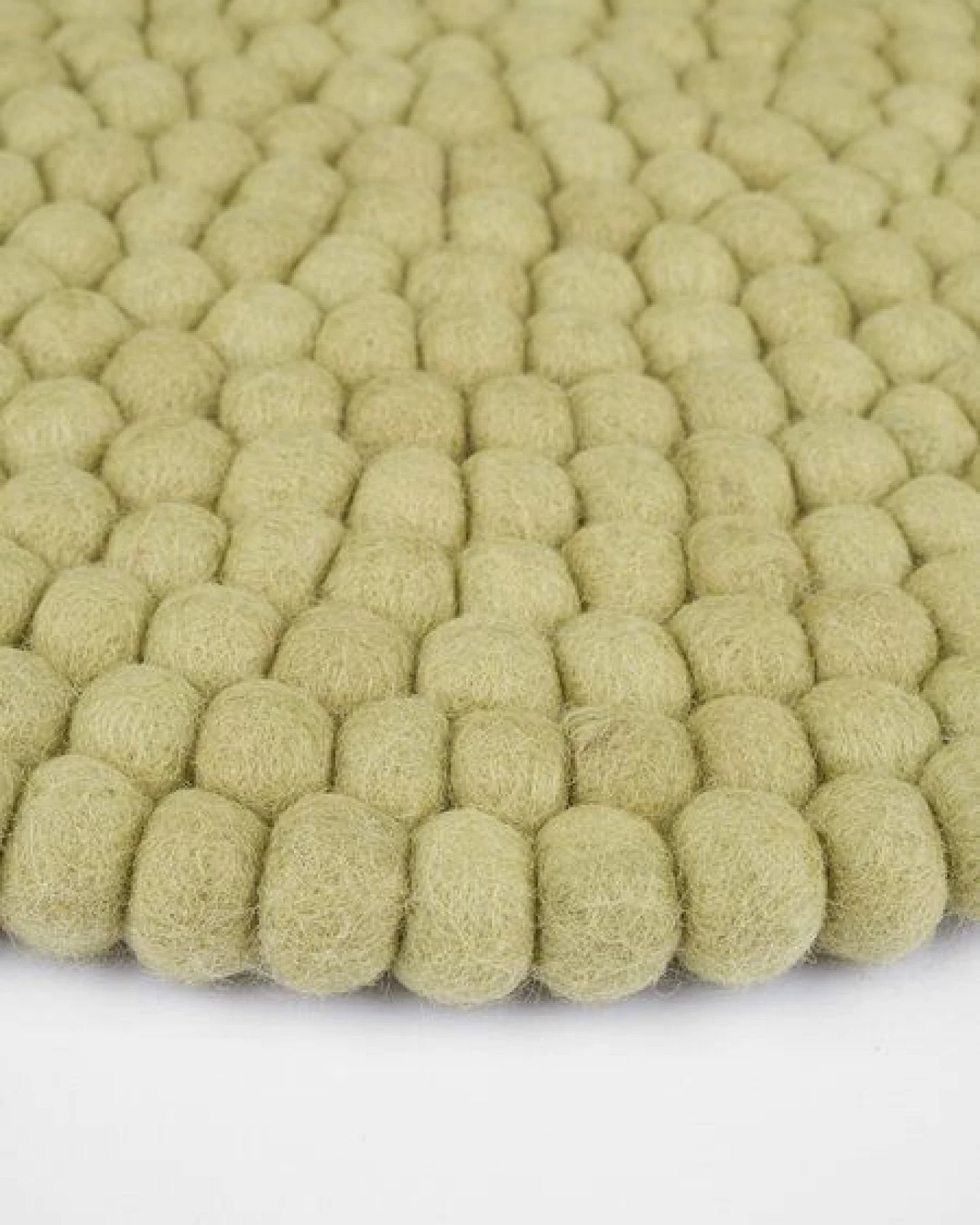 myfelt Filzkugel Sitzauflage (⌀ 36 cm, 36 x 36 cm) – Ansicht 3