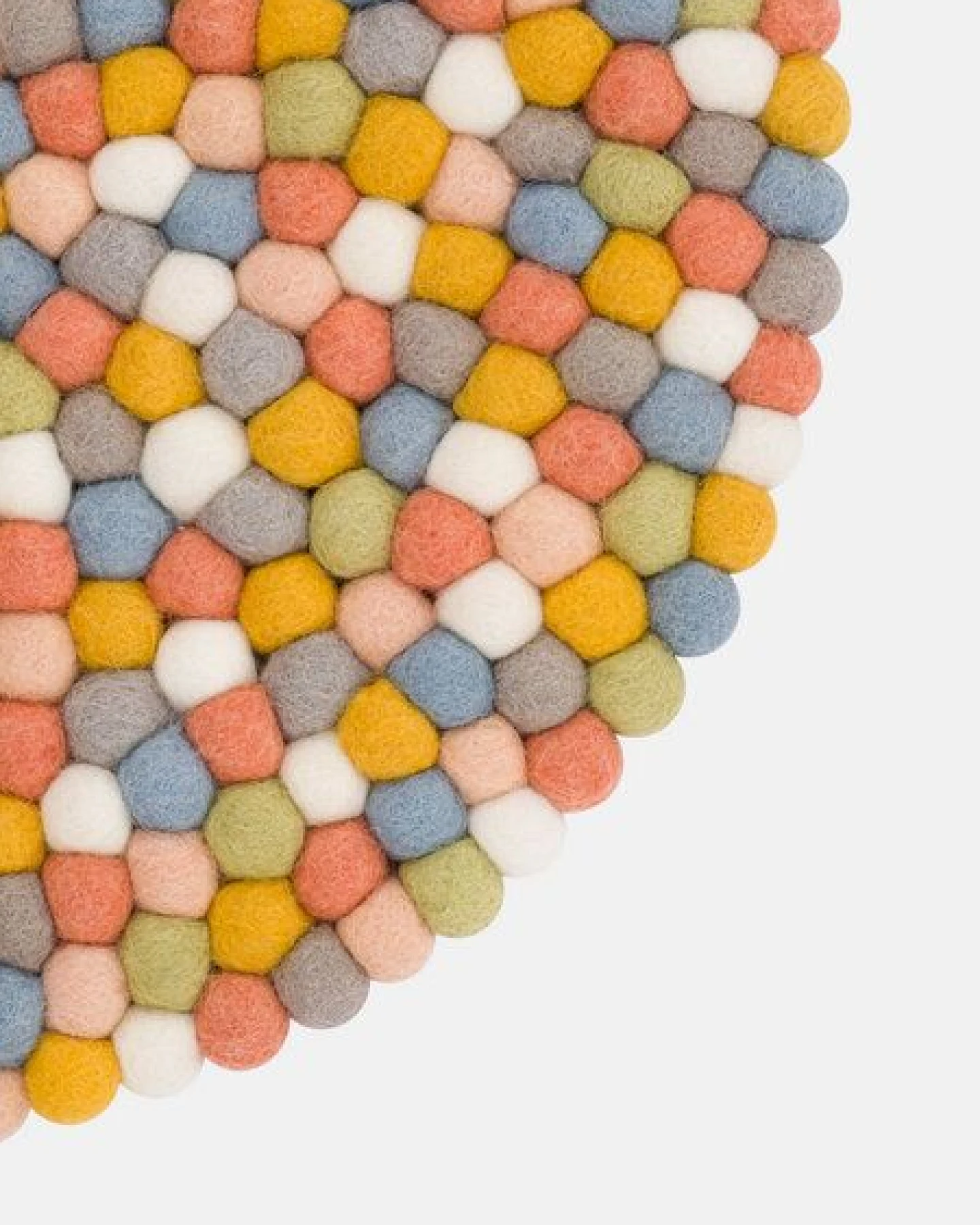 myfelt Filzkugel Sitzauflage (⌀ 36 cm, 36 x 36 cm) – Ansicht 2