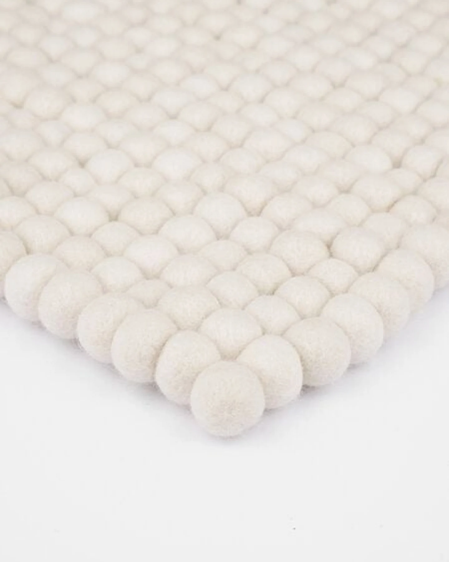 myfelt Filzkugel Sitzauflage (⌀ 36 cm, 36 x 36 cm) – Ansicht 3