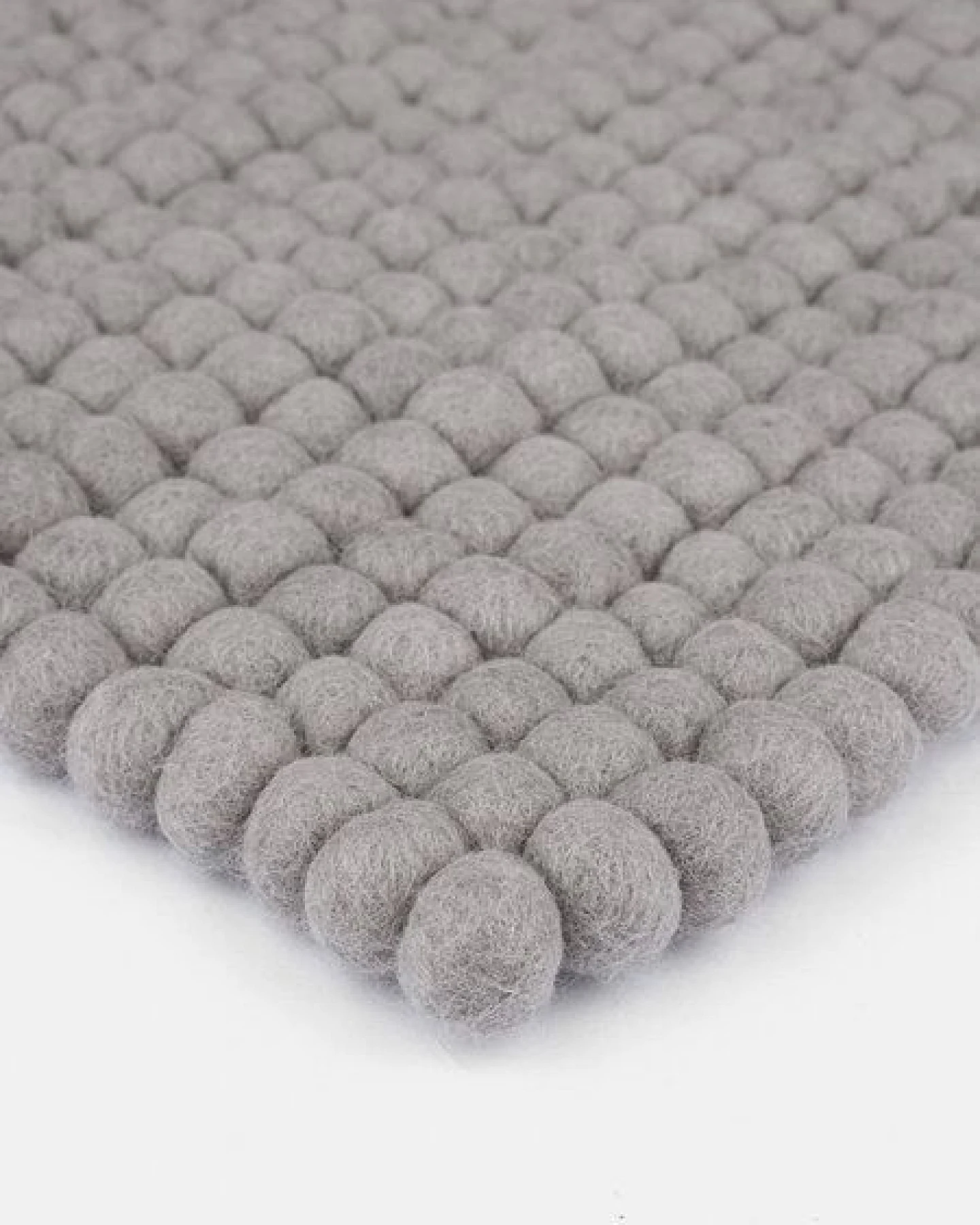 myfelt Filzkugel Sitzauflage (⌀ 36 cm, 36 x 36 cm) – Ansicht 3