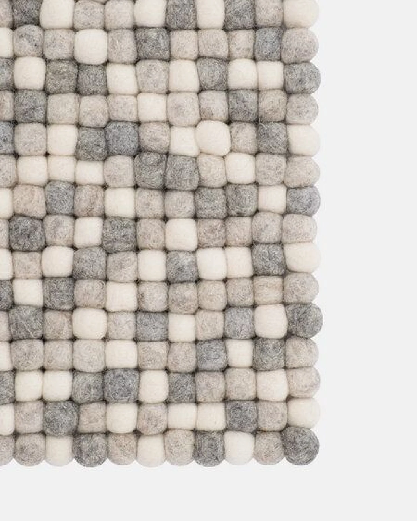 myfelt Filzkugel Sitzauflage (⌀ 36 cm, 36 x 36 cm) – Ansicht 2