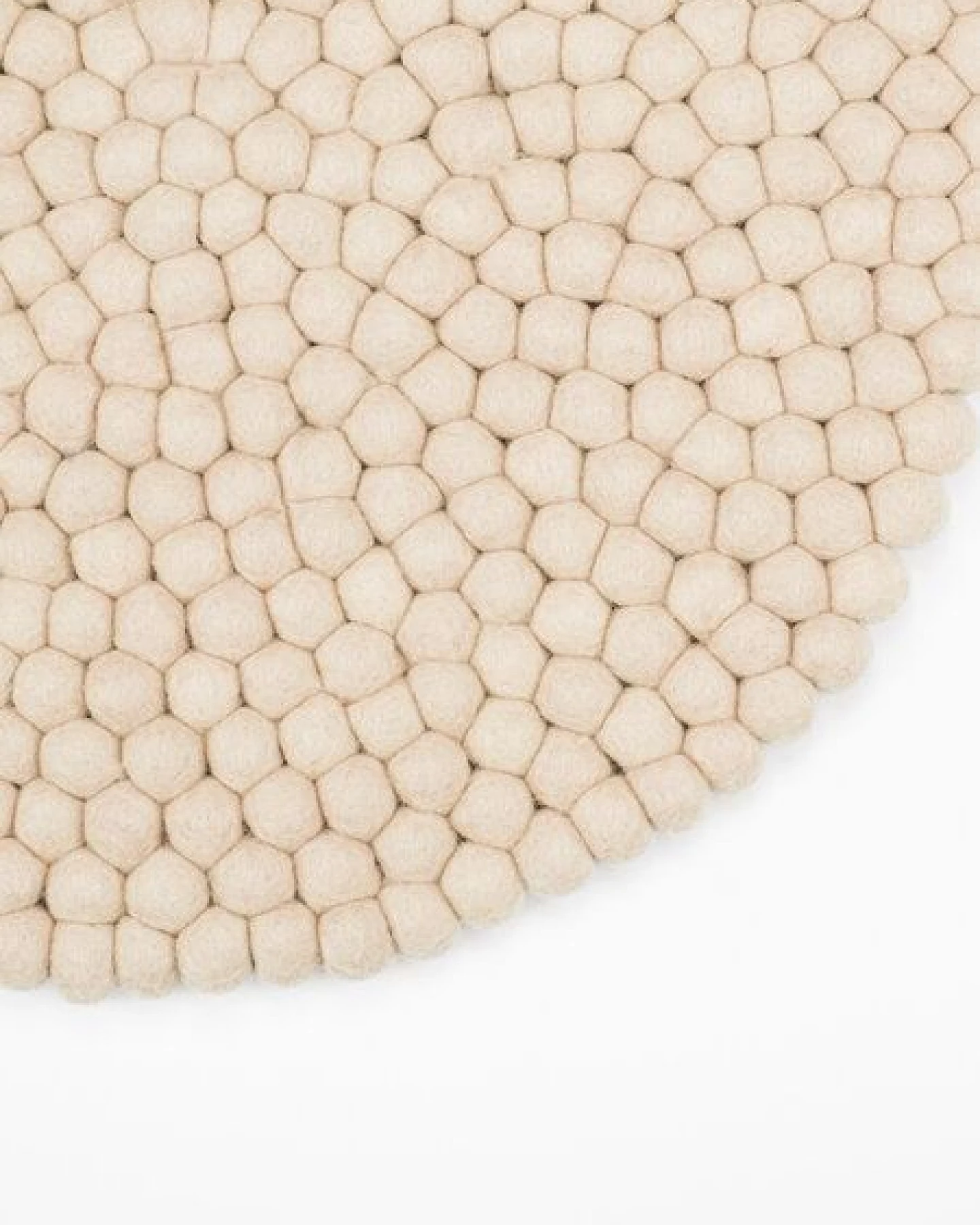 myfelt Filzkugel Sitzauflage (⌀ 36 cm, 36 x 36 cm) – Ansicht 3