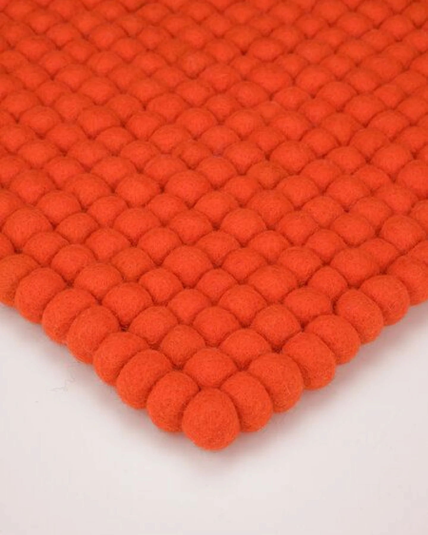 myfelt Filzkugel Sitzauflage (⌀ 36 cm, 36 x 36 cm) – Ansicht 2