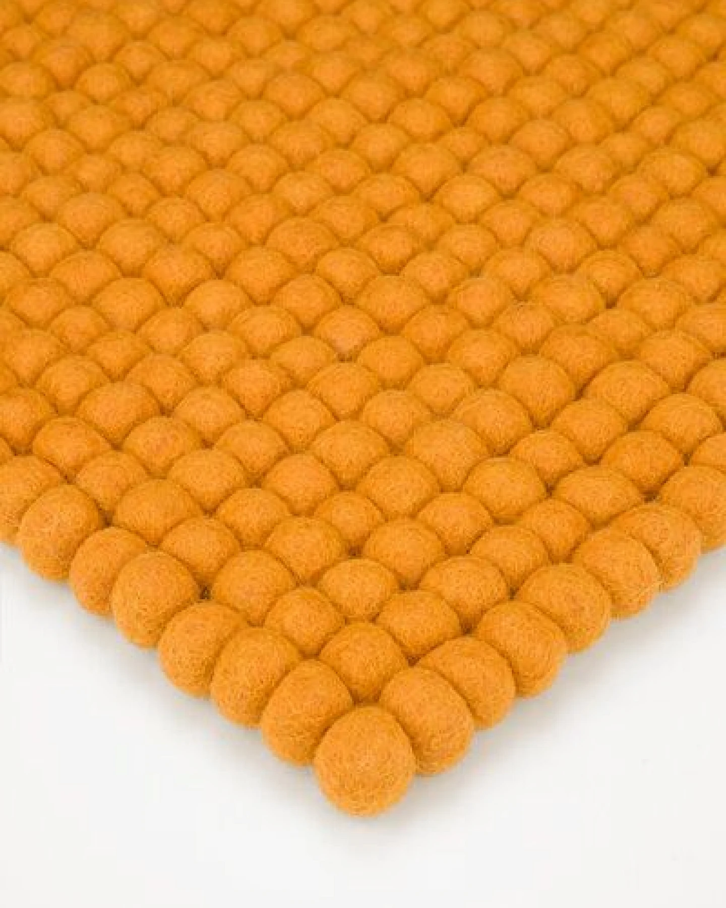 myfelt Filzkugel Sitzauflage (⌀ 36 cm, 36 x 36 cm) – Ansicht 2