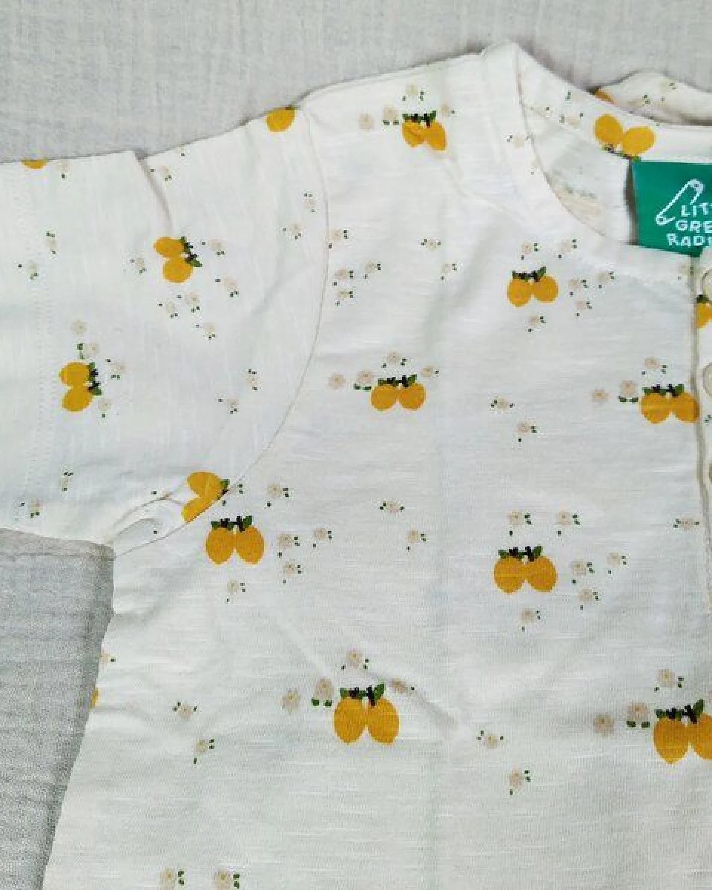 Little Green Radicals Kinder T-Shirt aus Bio-Baumwolle – Zitronen – Ansicht 2