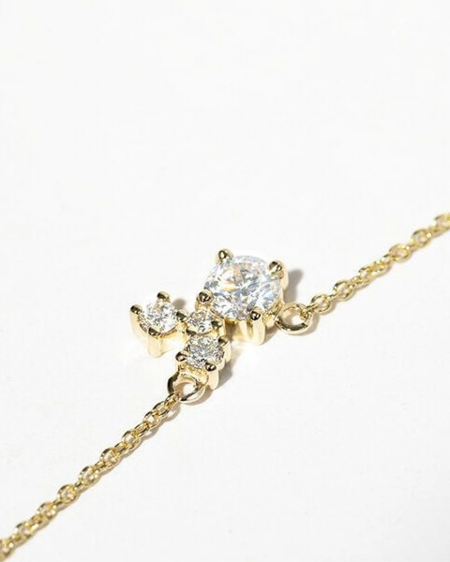 Eppi Cluster Kette mit Moissanit und Lab Grown Diamanten Millie – Ansicht 2