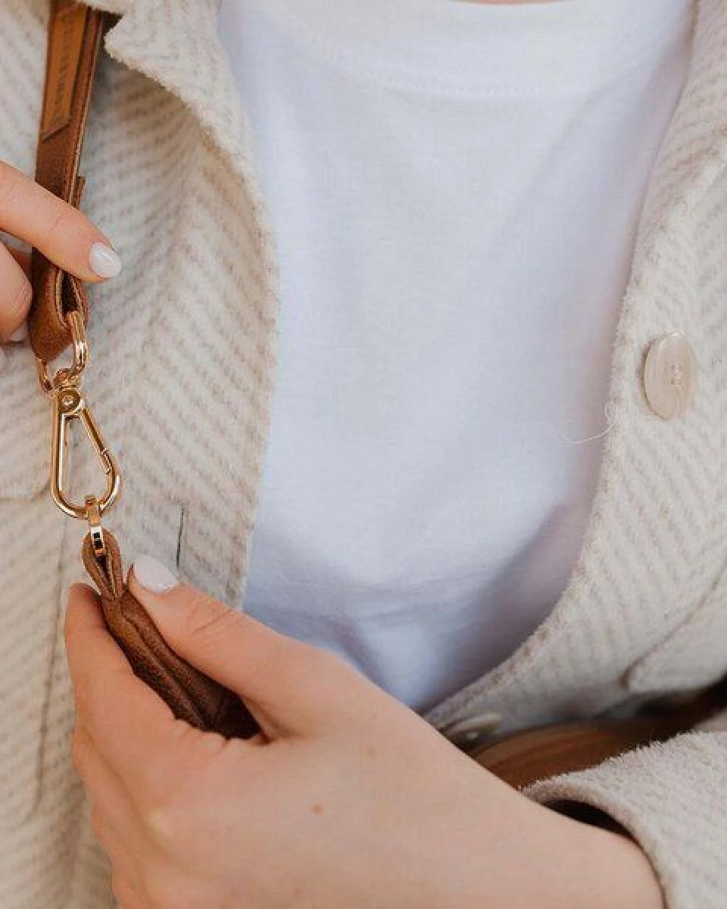 BOWLEANIES TASCHEN Moon Bag aus Lederfaserstoff – Ansicht 3