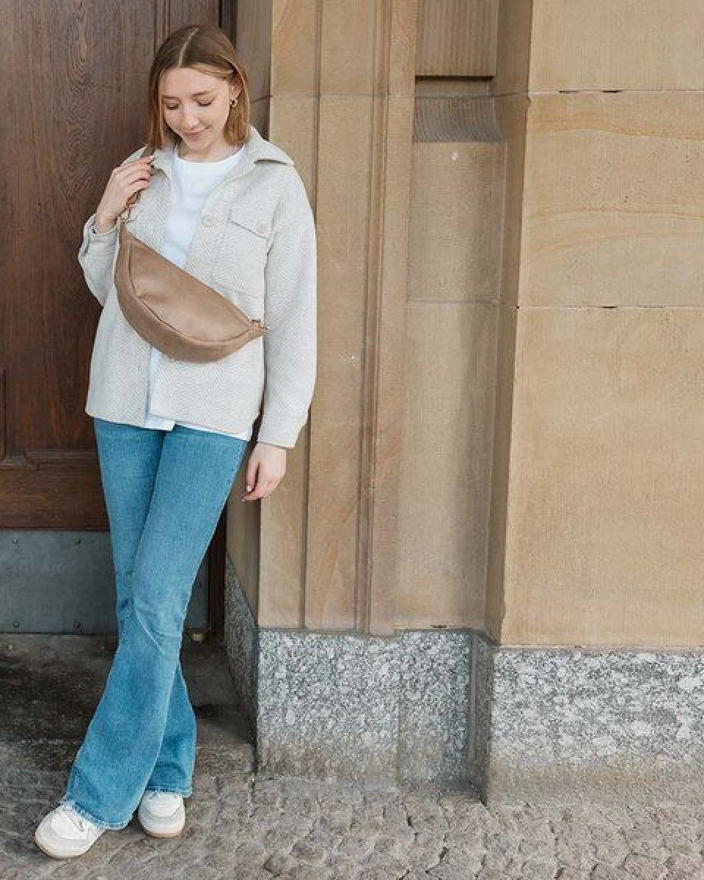 BOWLEANIES TASCHEN Moon Bag aus Lederfaserstoff – Ansicht 3