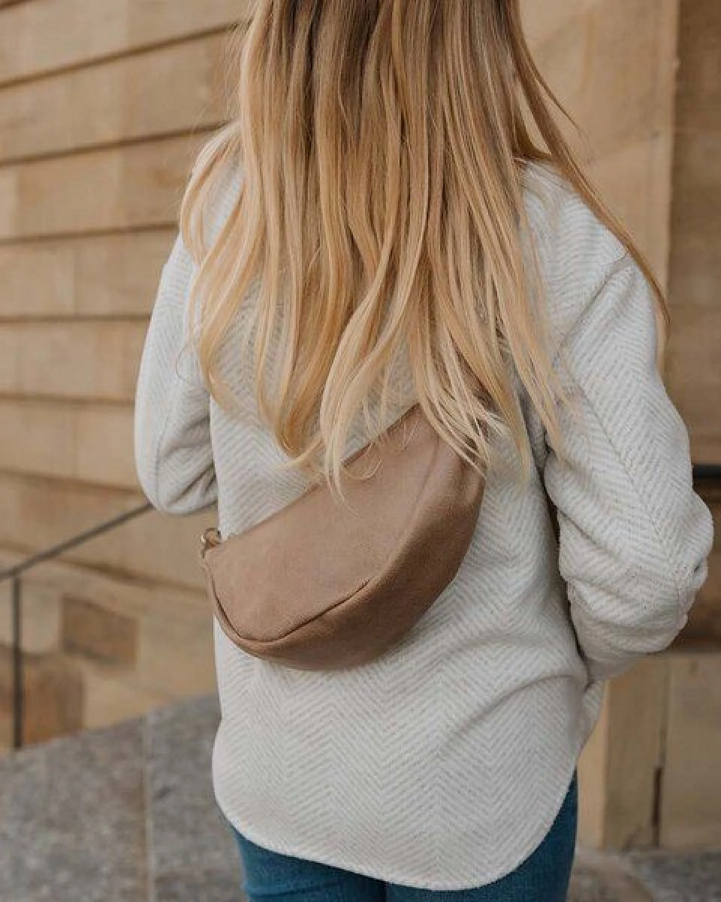 BOWLEANIES TASCHEN Moon Bag aus Lederfaserstoff – Ansicht 2