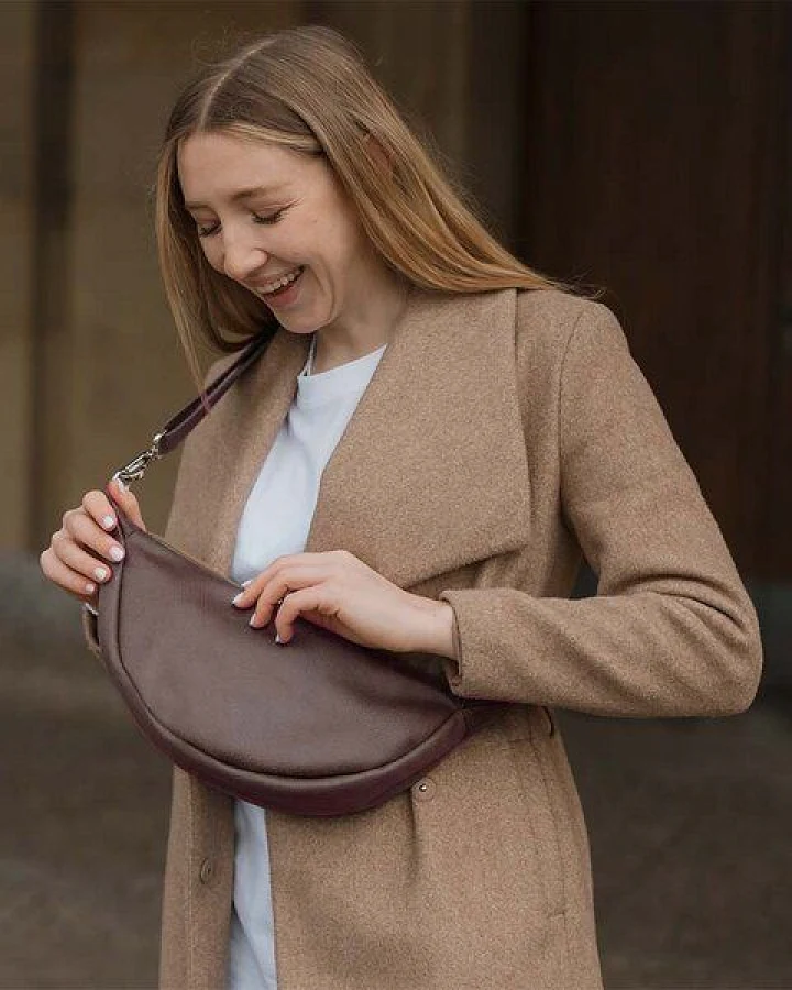BOWLEANIES TASCHEN Moon Bag aus Lederfaserstoff