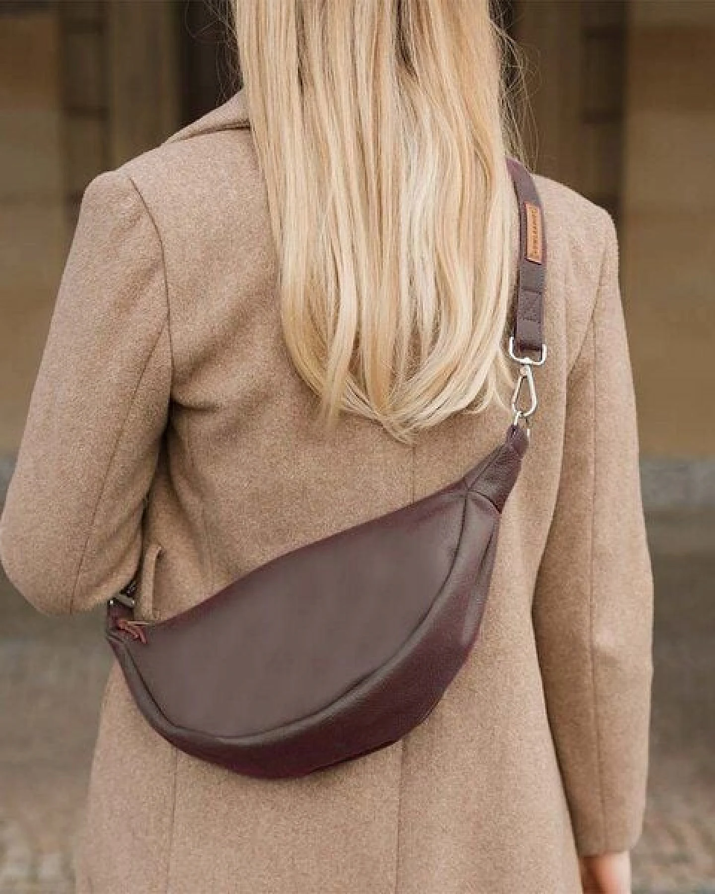 BOWLEANIES TASCHEN Moon Bag aus Lederfaserstoff – Ansicht 3