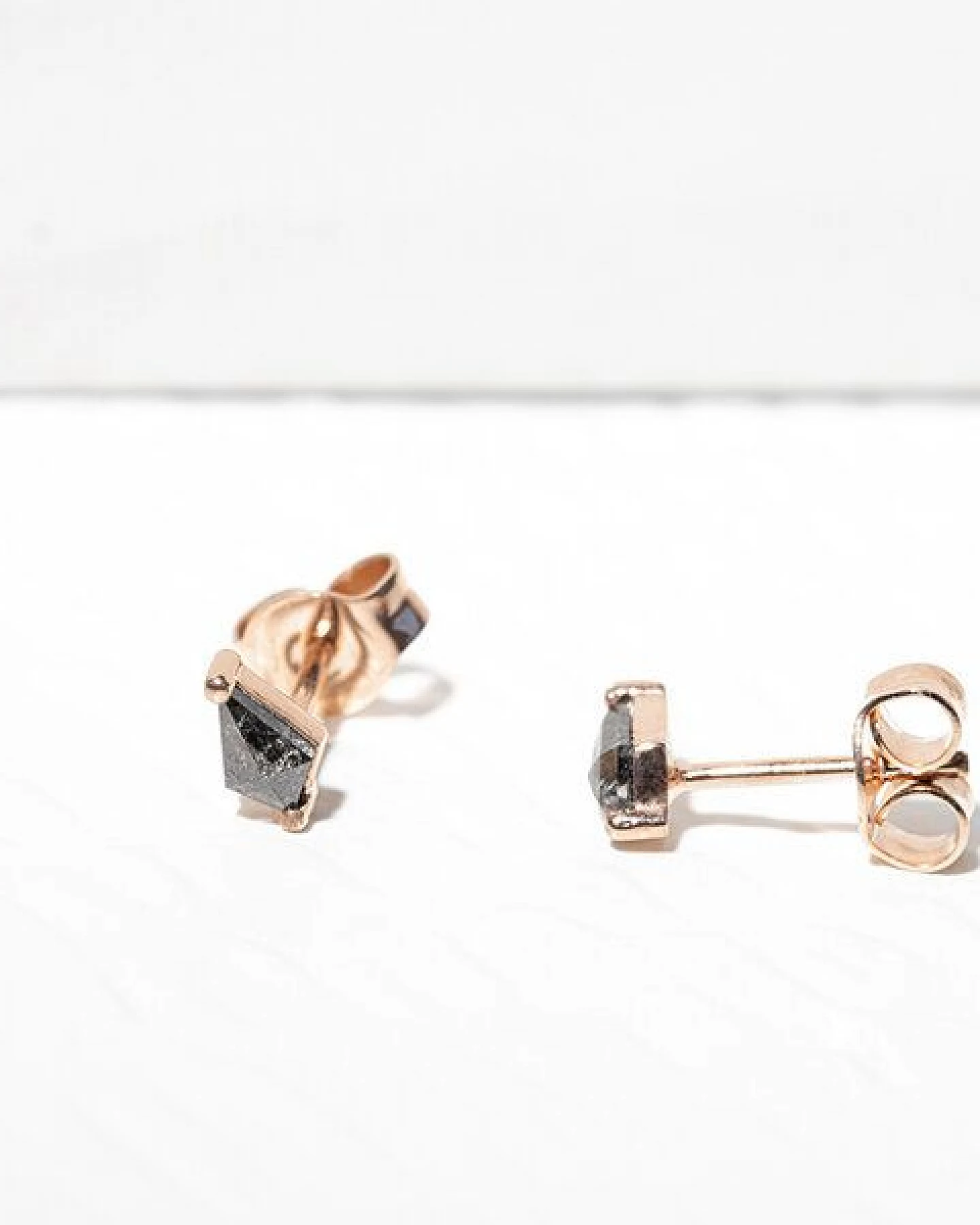 Eppi Ohrstecker mit Salt and Pepper Diamanten Ansa – Ansicht 2