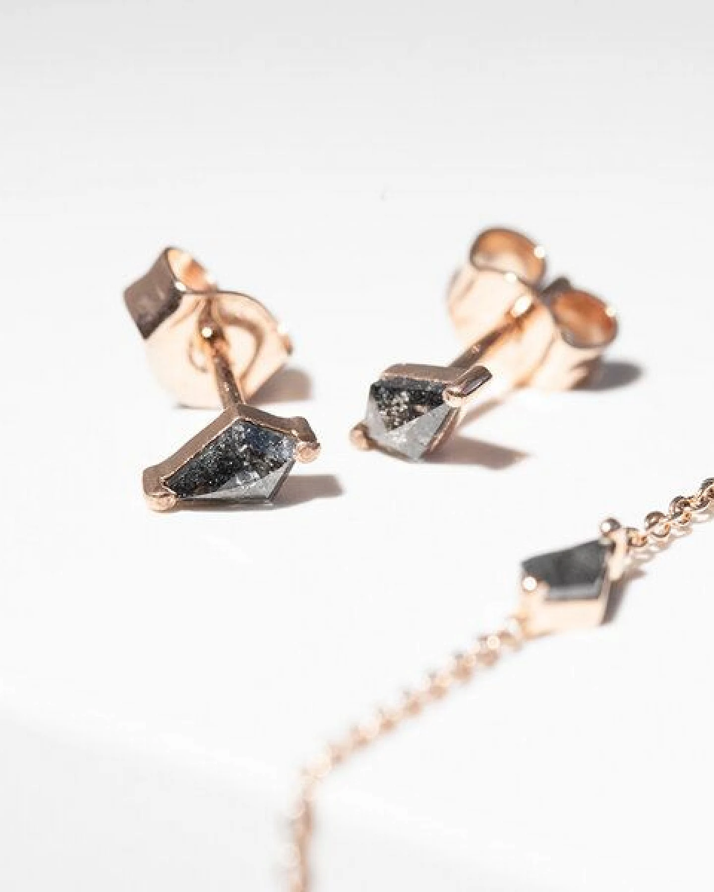 Eppi Schmuckset mit Salt and Pepper Diamanten Elny – Ansicht 2