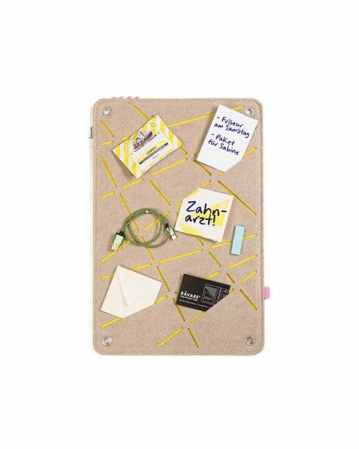 Rechteck-Pinnwand zum Stecken und Pinnen aus Filz, Memoboard mal anders von RÅVARE (REK)