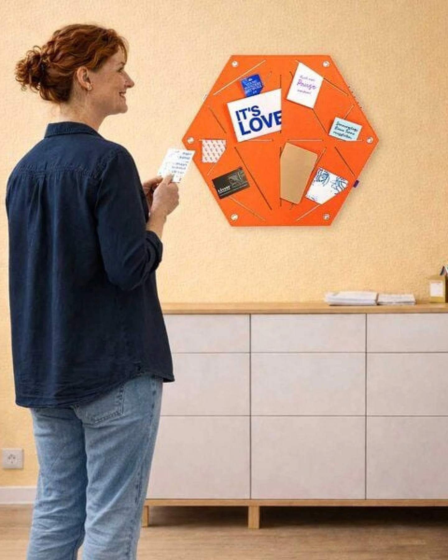 Hexagon-Pinnwand zum Stecken und Pinnen aus Filz, Memoboard mal anders von RÅVARE (HEX) – Ansicht 2