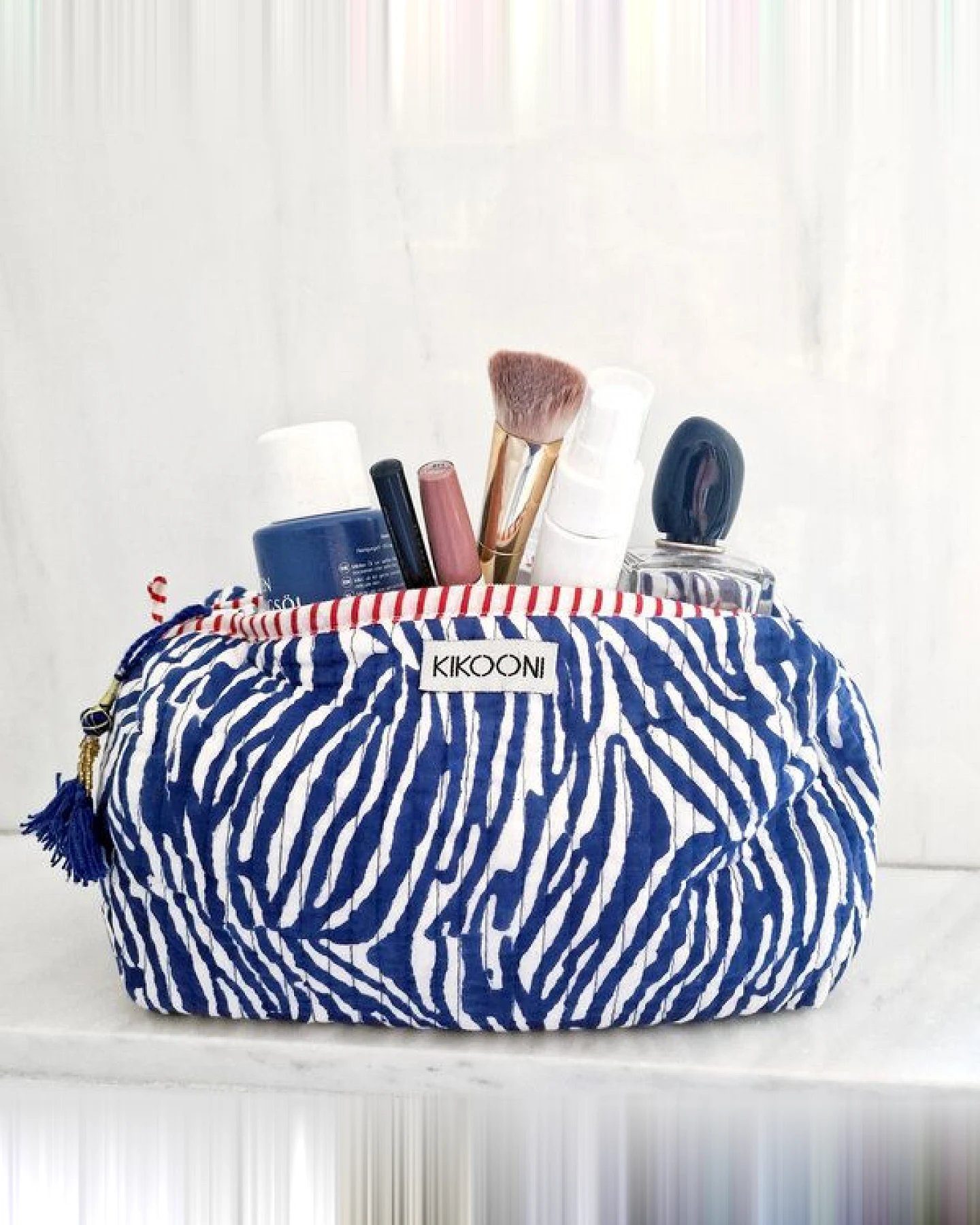 KIKOONI handgefertigte Kosmetiktasche "Blue Zebra" – Ansicht 2