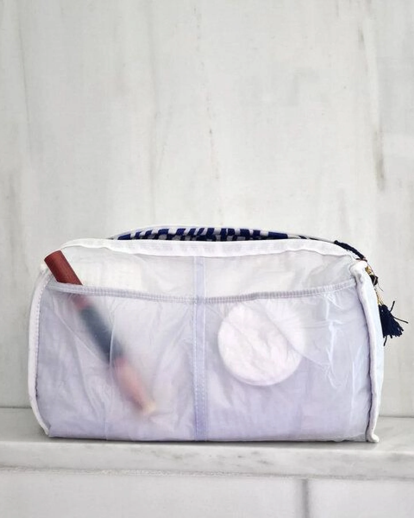 KIKOONI handgefertigte Kosmetiktasche "Blue Zebra" – Ansicht 3