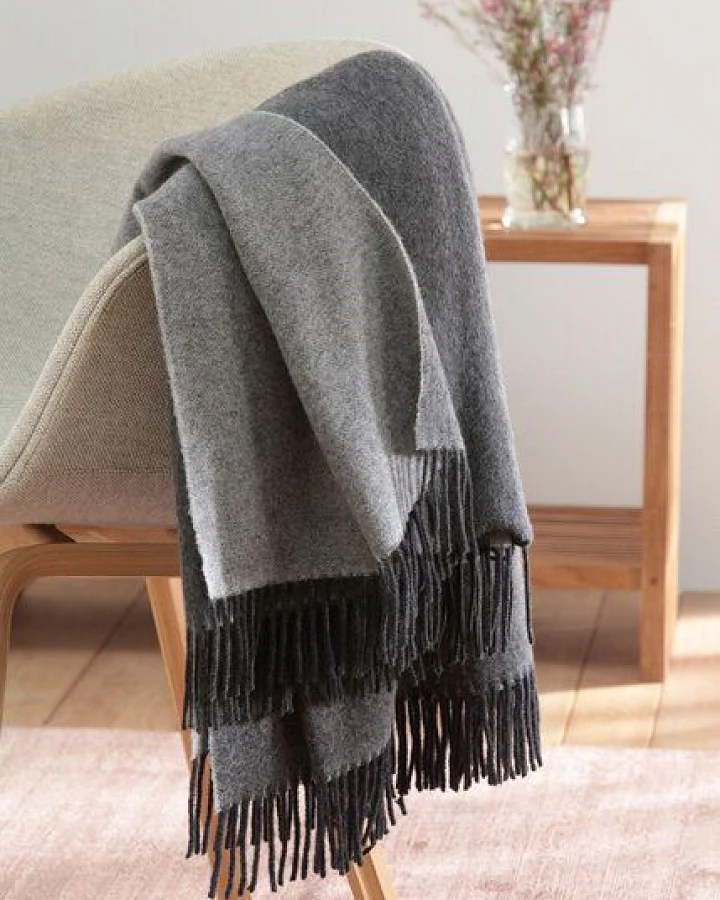 biederlack Plaid Wohndecke Fransenplaid im Doubleface-Look 100 % Wolle, 3 tolle Farben