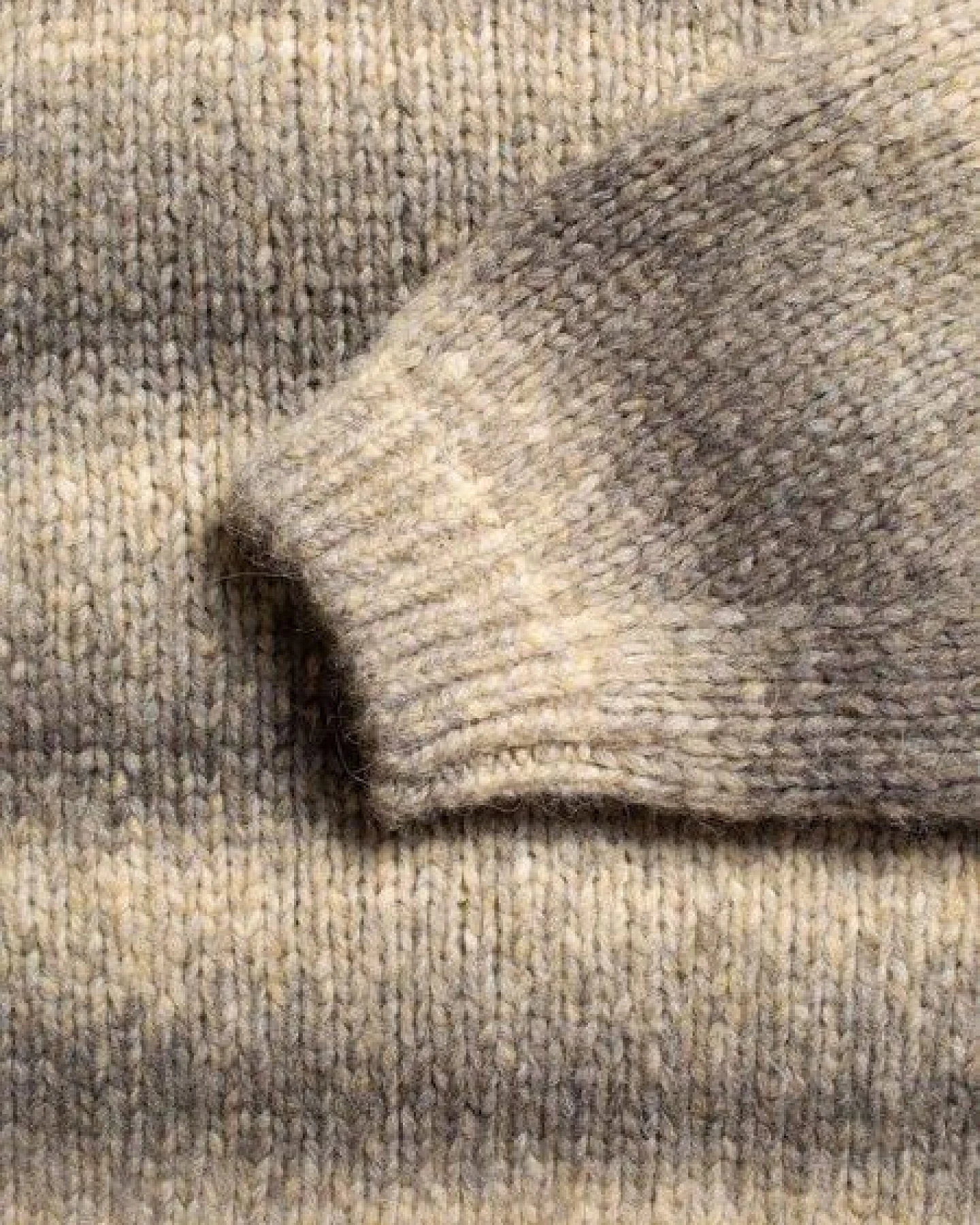 Nudie Jeans Strickpullover - Rosa Fuzzy Knit - aus Bio Wollmix – Ansicht 4