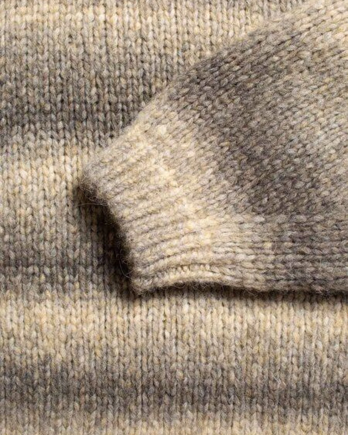 Nudie Jeans Strickpullover - Rosa Fuzzy Knit - aus Bio Wollmix – Ansicht 4