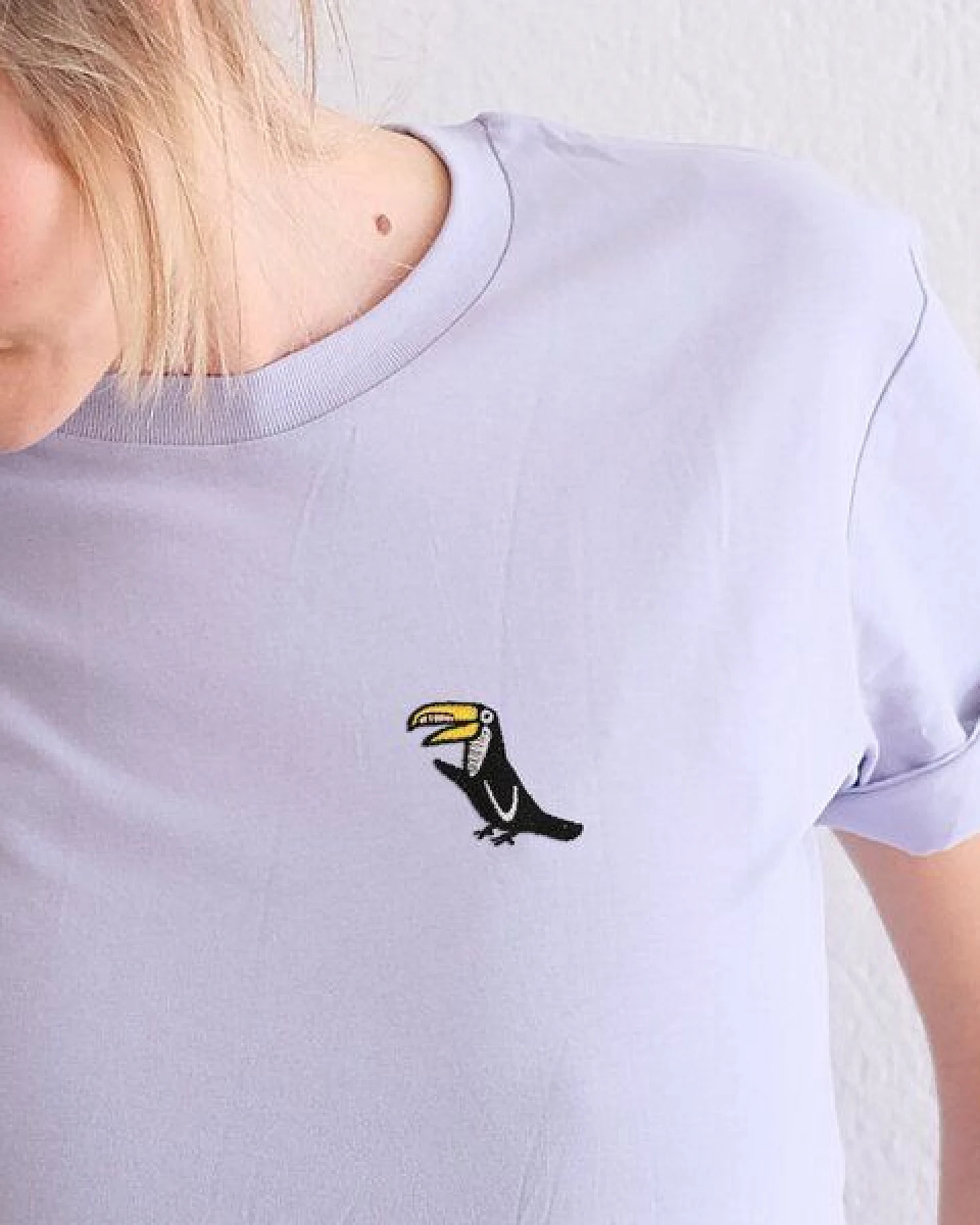 Besticktes T-Shirt – Joey der Tukan – LIGARTI Tiermanufaktur – Ansicht 4