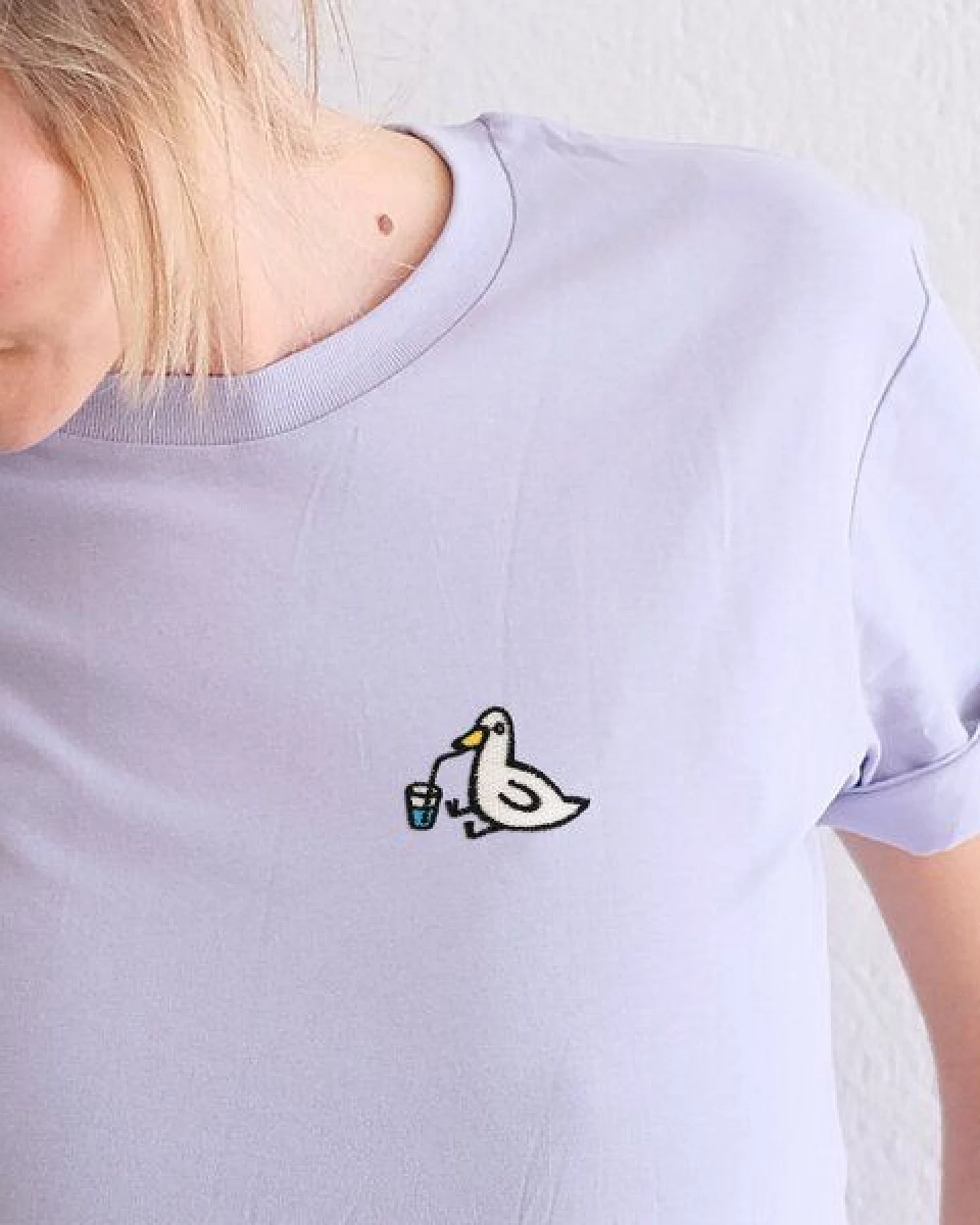 Besticktes T-Shirt – Piet die Ente – LIGARTI Tiermanufaktur – Ansicht 4