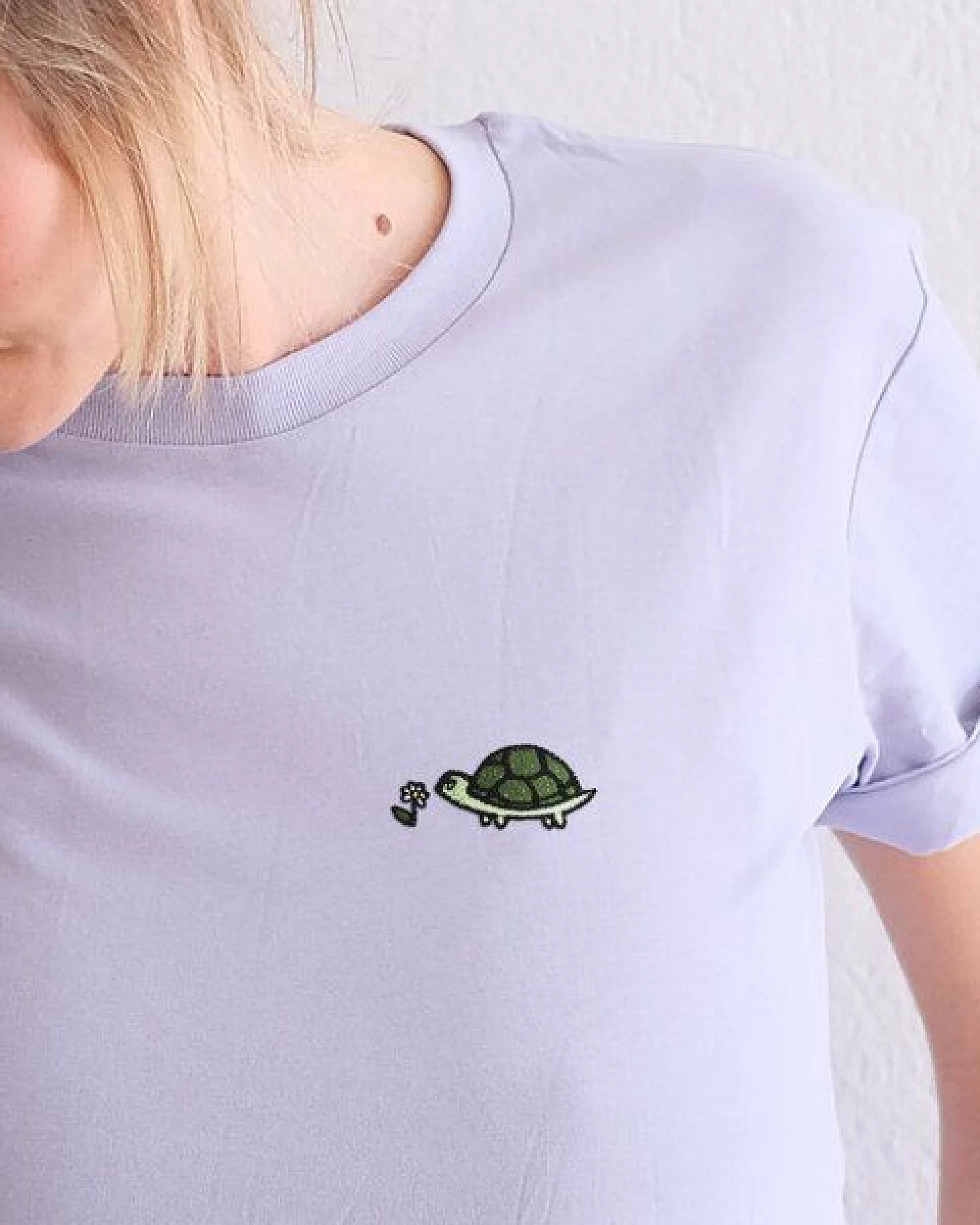 Besticktes T-Shirt – Lars die Schildkröte – LIGARTI Tiermanufaktur – Ansicht 4
