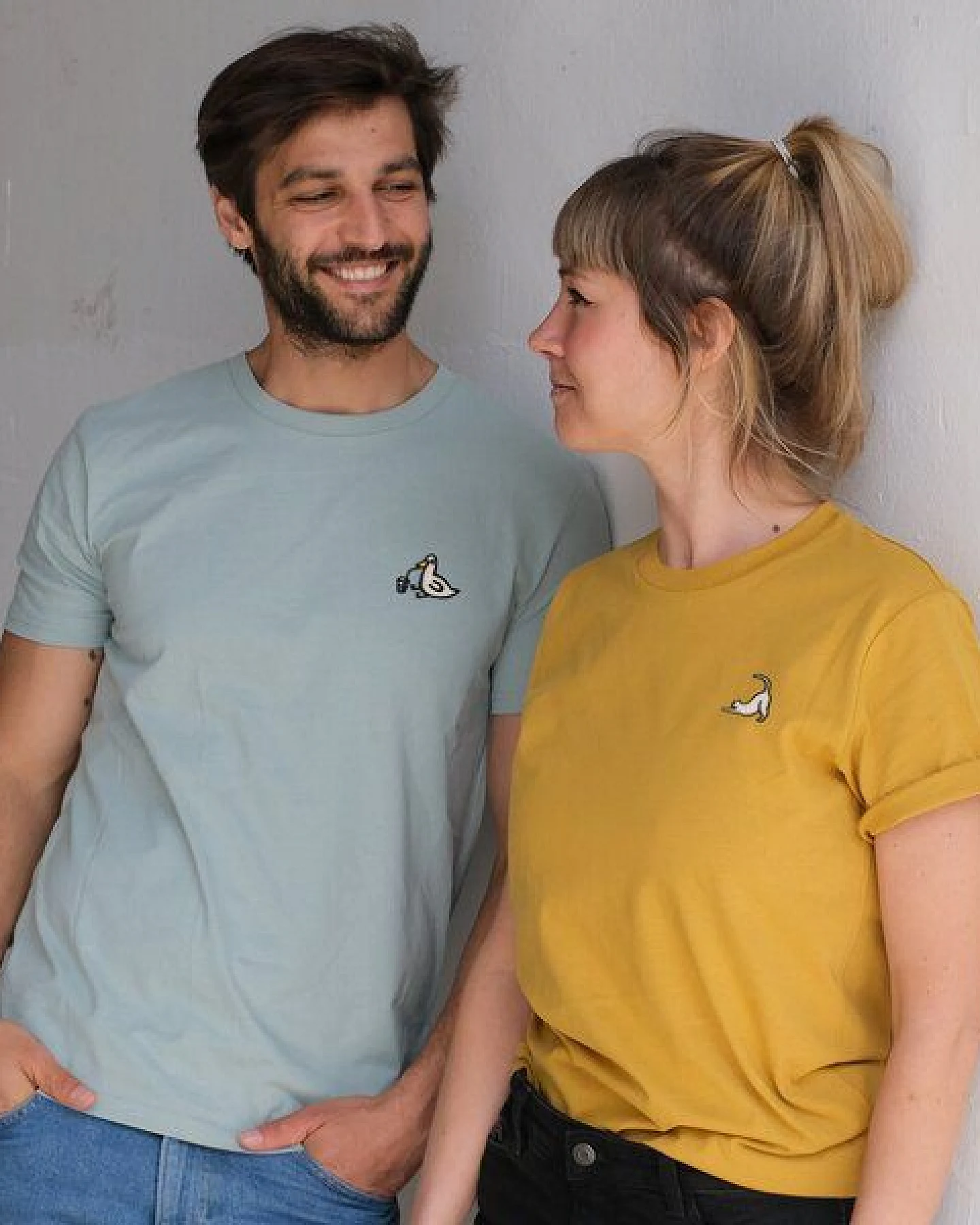 Besticktes T-Shirt – Eloise die Katze – LIGARTI Tiermanufaktur – Ansicht 3