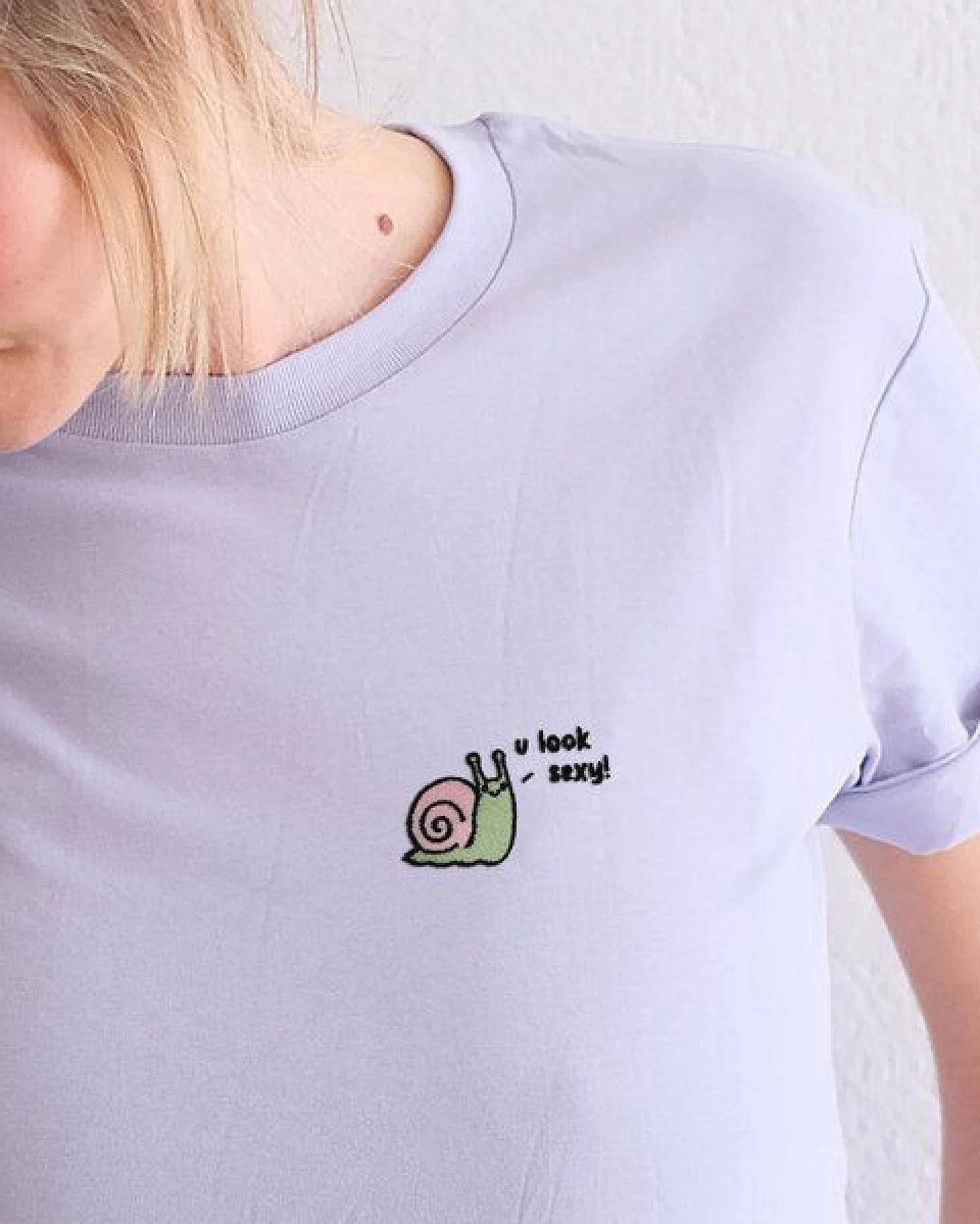 Besticktes T-Shirt – Schnexy – LIGARTI Tiermanufaktur – Ansicht 3